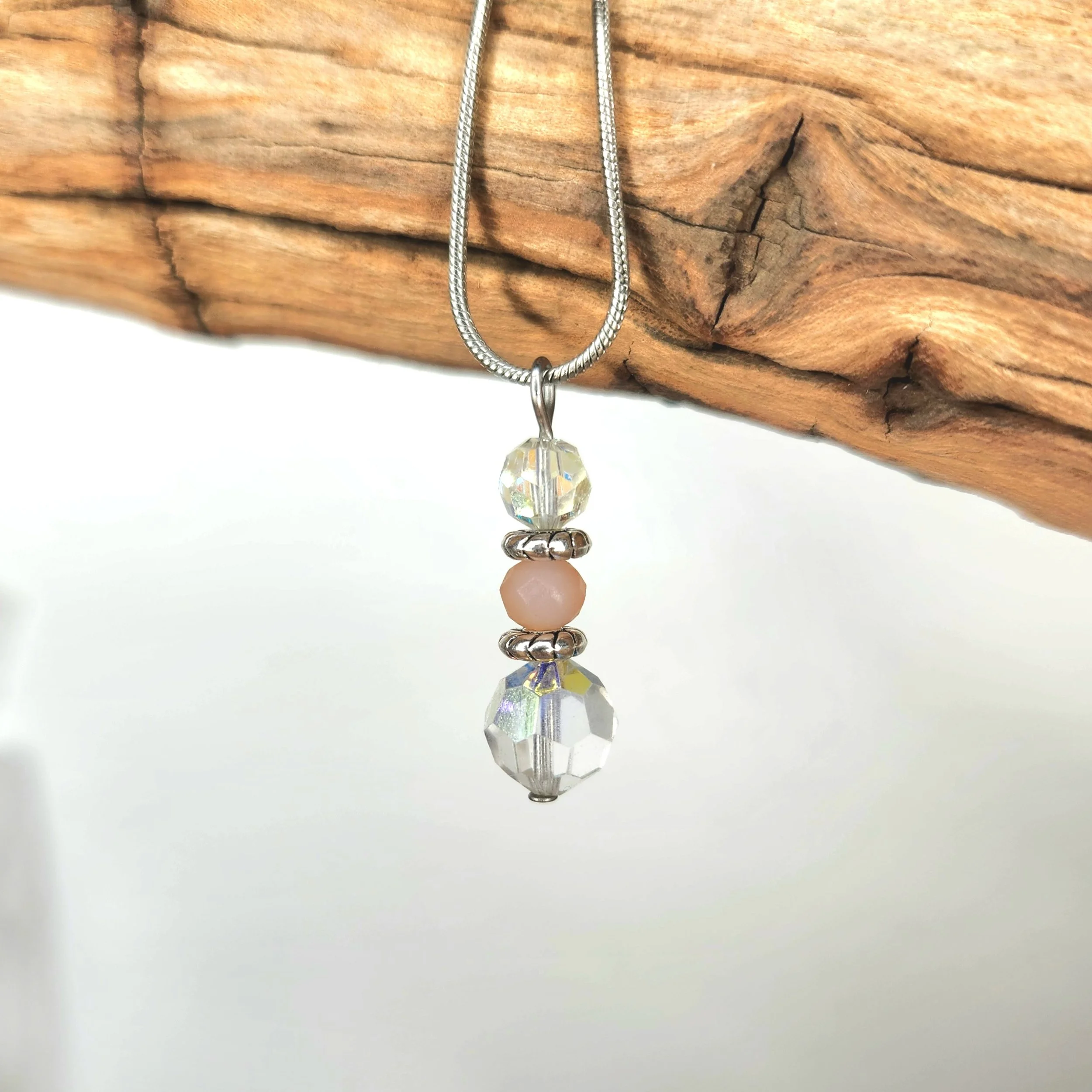 Pale Beauty Necklace