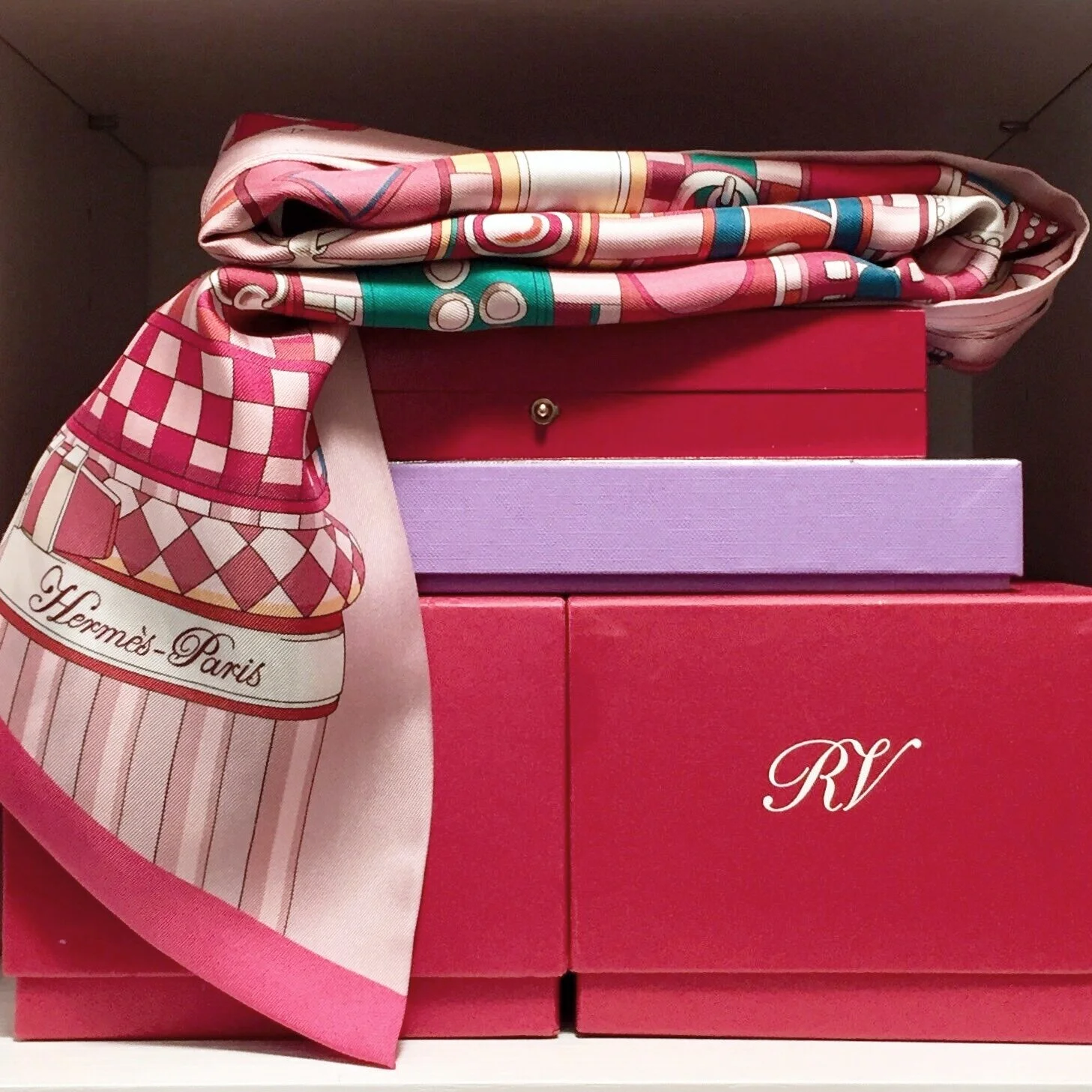 LME-organizing-closet-hermes-RC.jpg