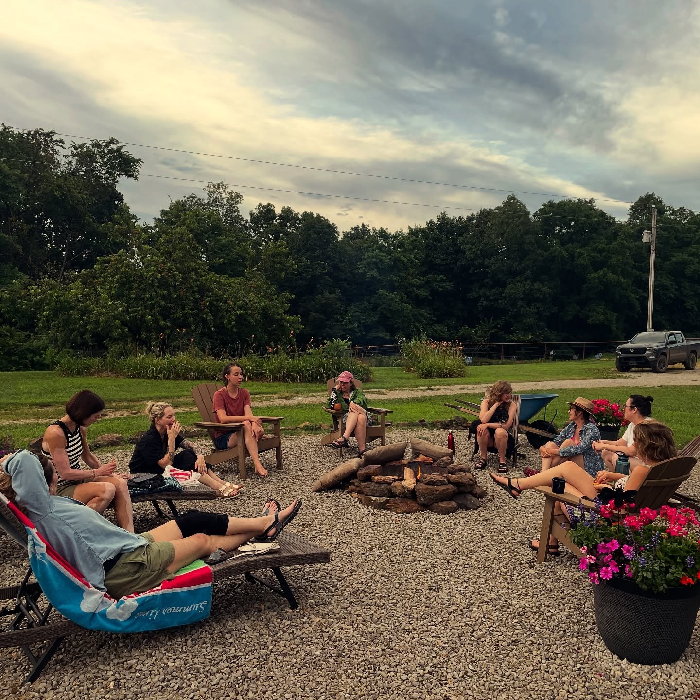 Women have gathered this weekend at the Shala seeking connection, ceremony, and authentic relationship. 

This is healing land. But you have to come. 

#Wisdom #WisdomSchool #Ceremony #SacredLand #CircleYogaShala #CircleYogaShalaFamily