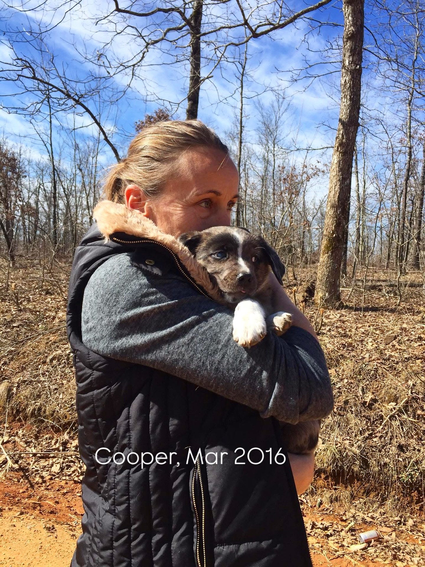 The other day we were reminiscing about the time when our dogs were puppies, so these photos resurfaced&hellip;thought we&rsquo;d share with y&rsquo;all 😍