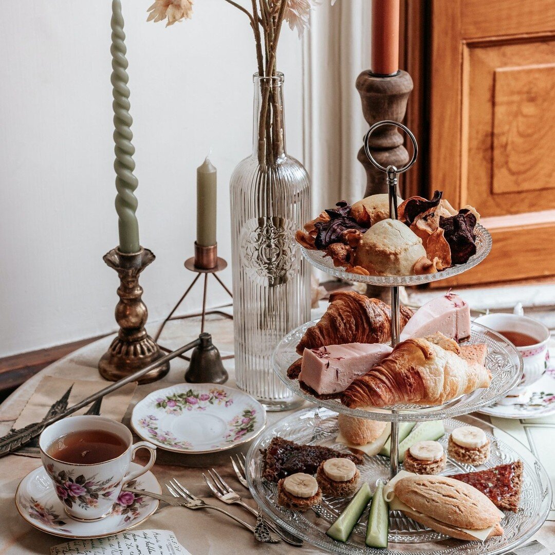 When in London, be sure to take time for afternoon tea. It&rsquo;s a great time to relax and enjoy the moment in this wonderful city.

It is always tea time in London.

Schedule your free vacation consultation on my website - https://experiencethedre