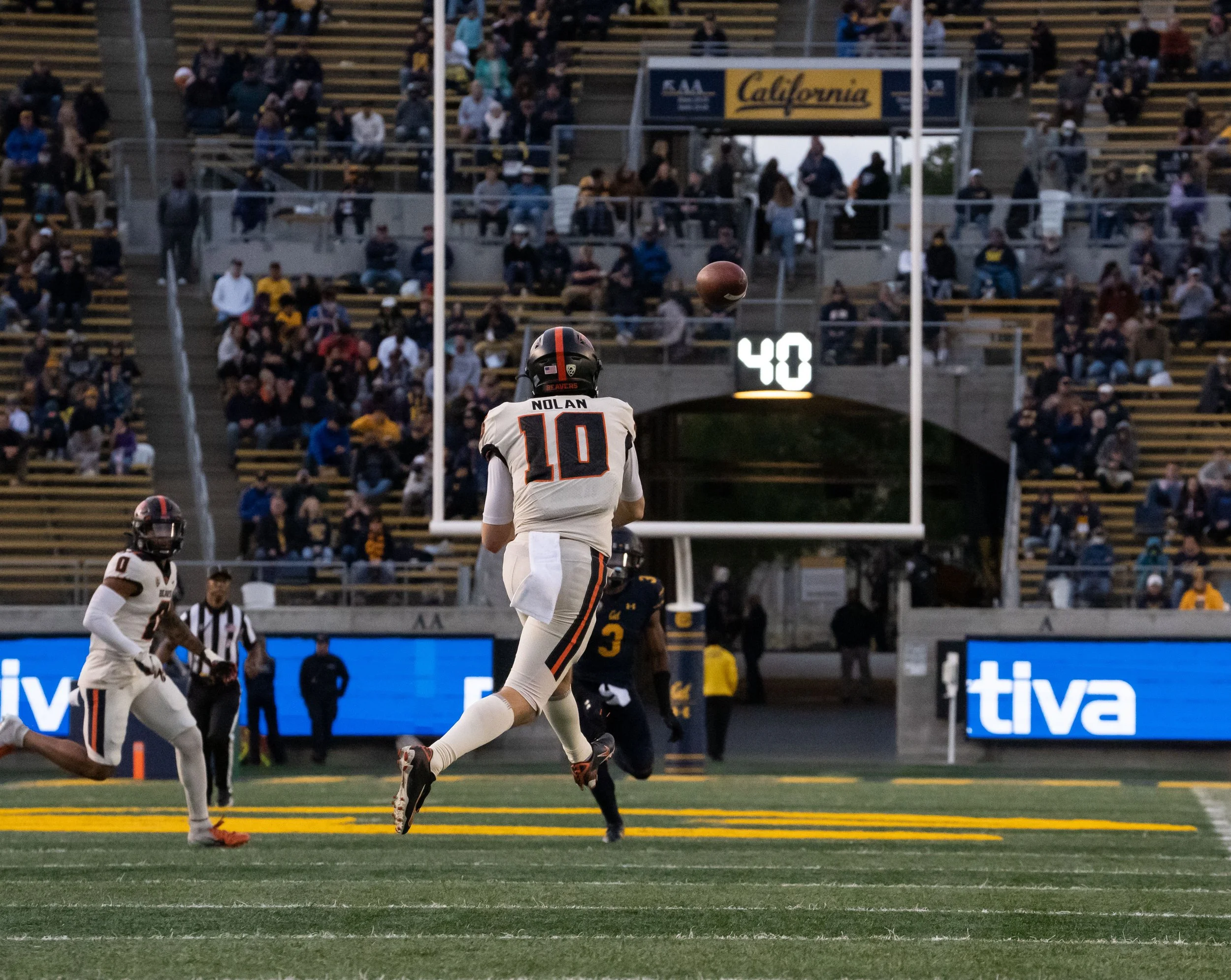 Chance Nolan_Oregon St_FB_20211030_175959_ArdinLo-2.jpg