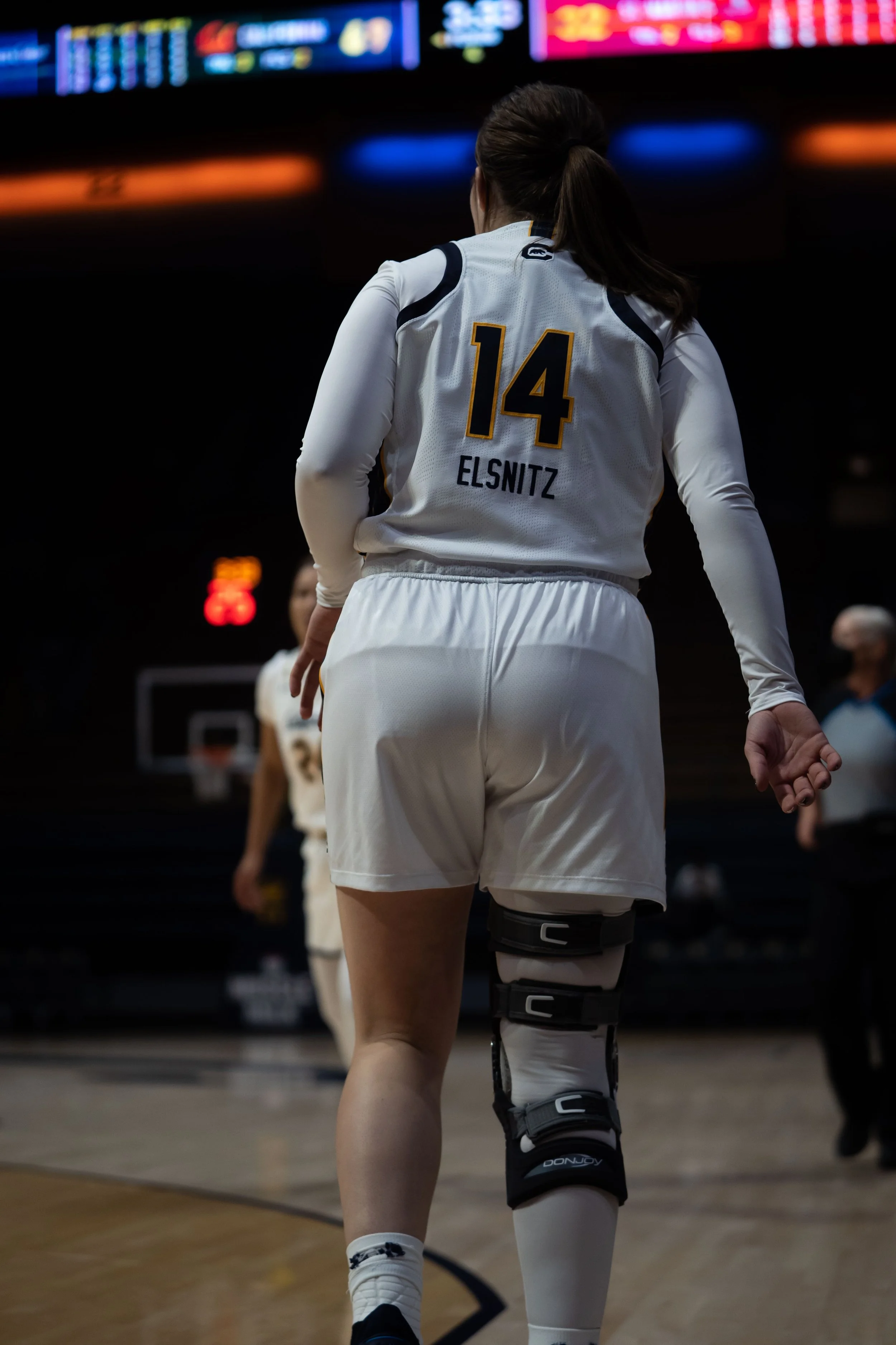 Alma Elsnitz_Cal_WBB_20211104_203842_ArdinLo.jpg