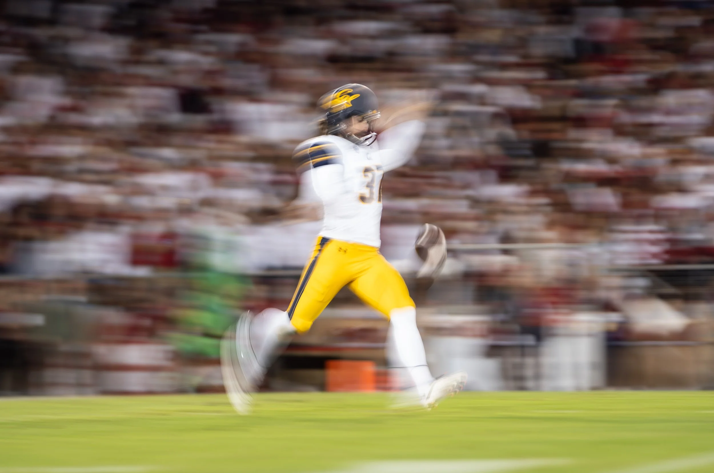 Jamieson Sheahan_Cal_FB_20211120_182609_ArdinLo.jpg