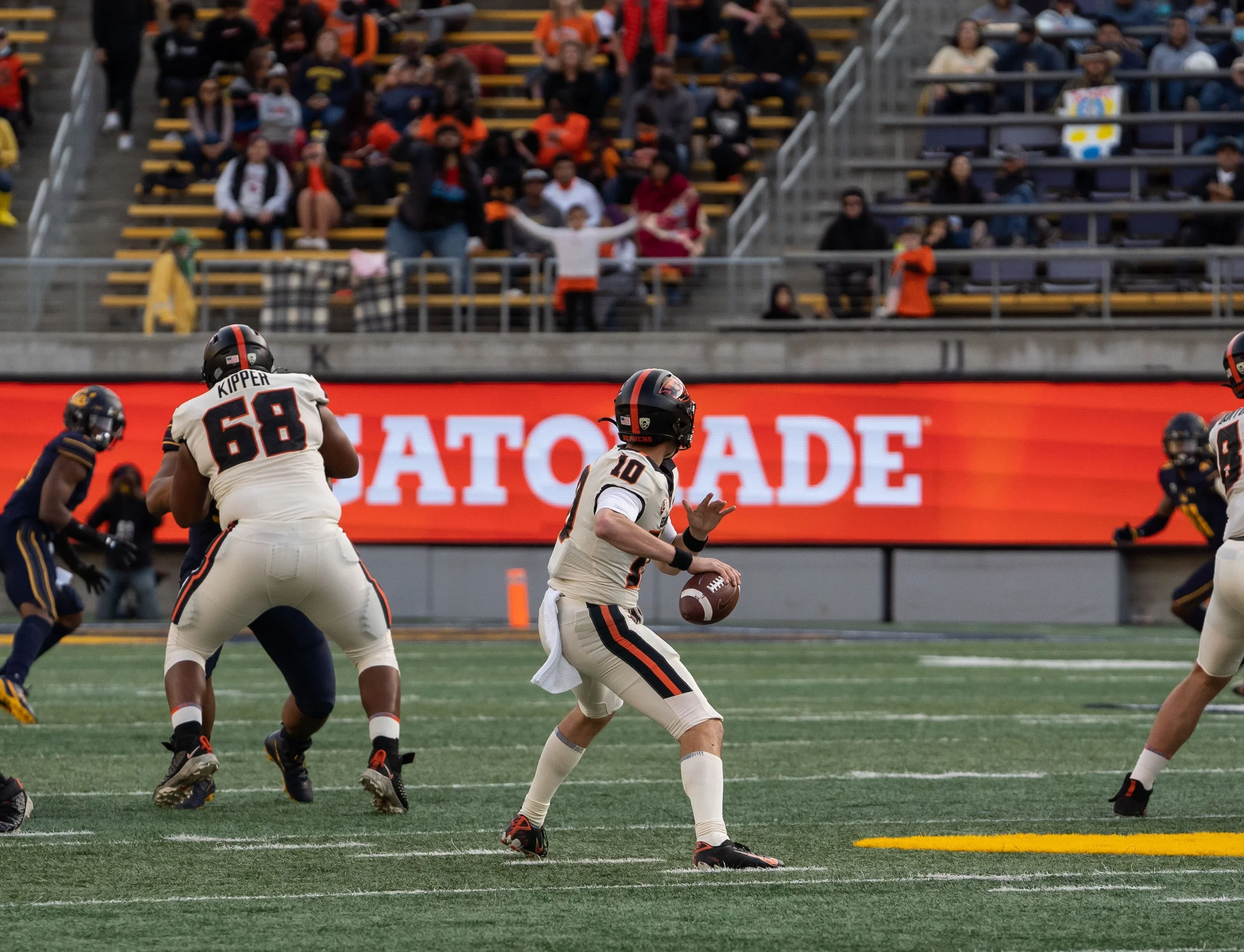 Chance Nolan_Oregon St_FB_20211030_171038_ArdinLo.jpg
