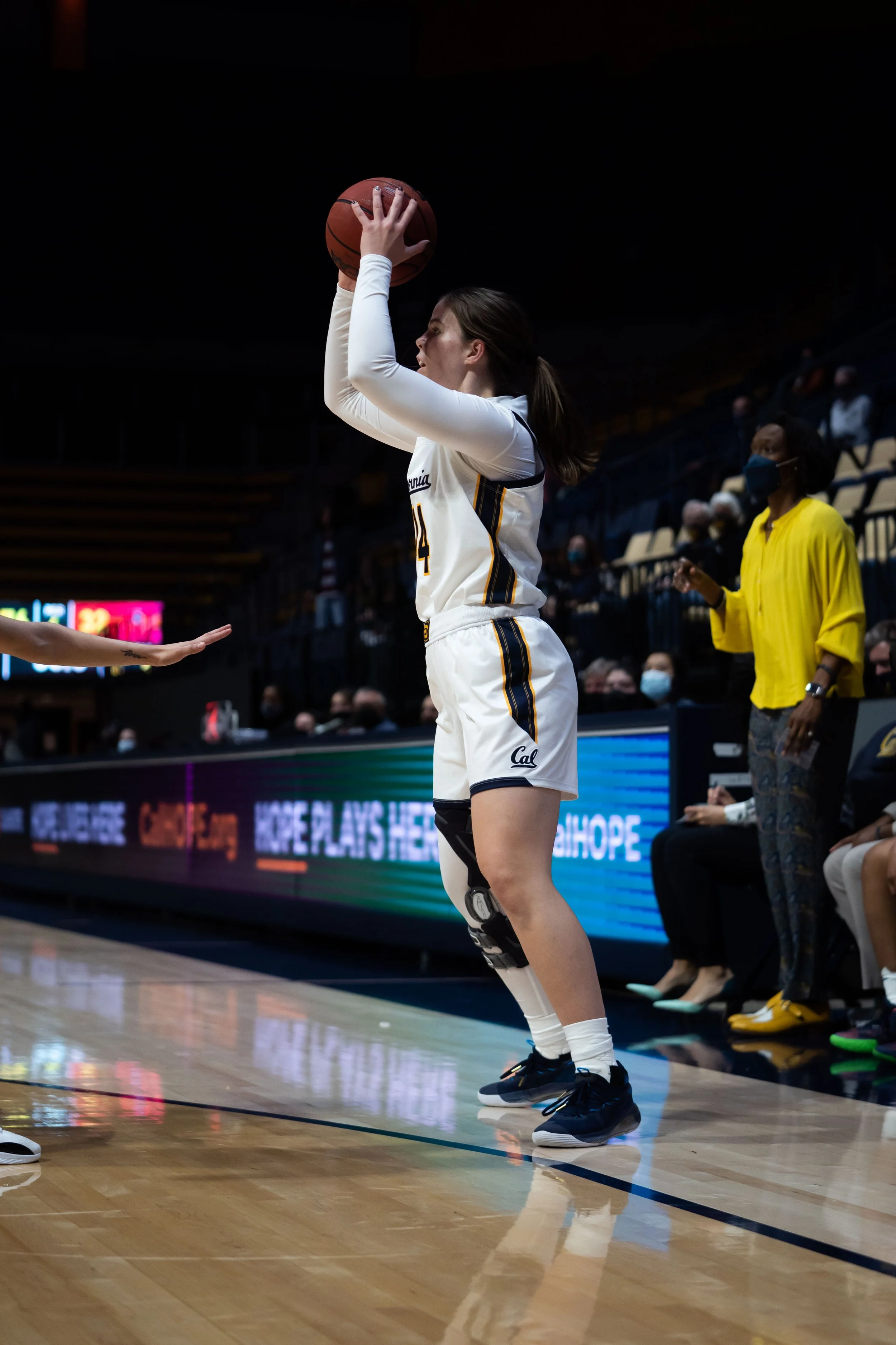 Alma Elsnitz_Cal_WBB_20211104_204330_ArdinLo-2.jpg