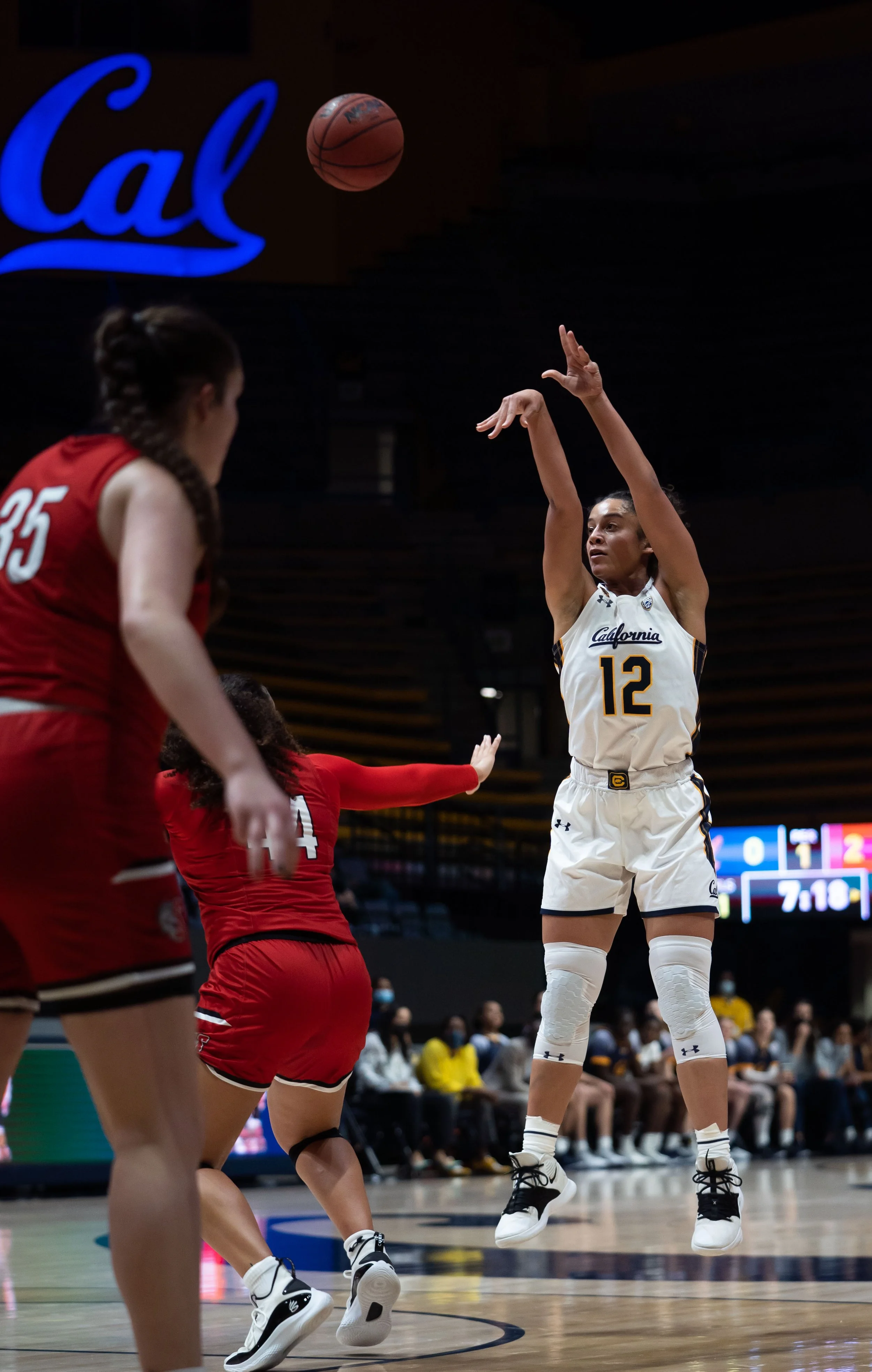 Jadyn Bush_Cal_WBB_20211104_190448_ArdinLo.jpg