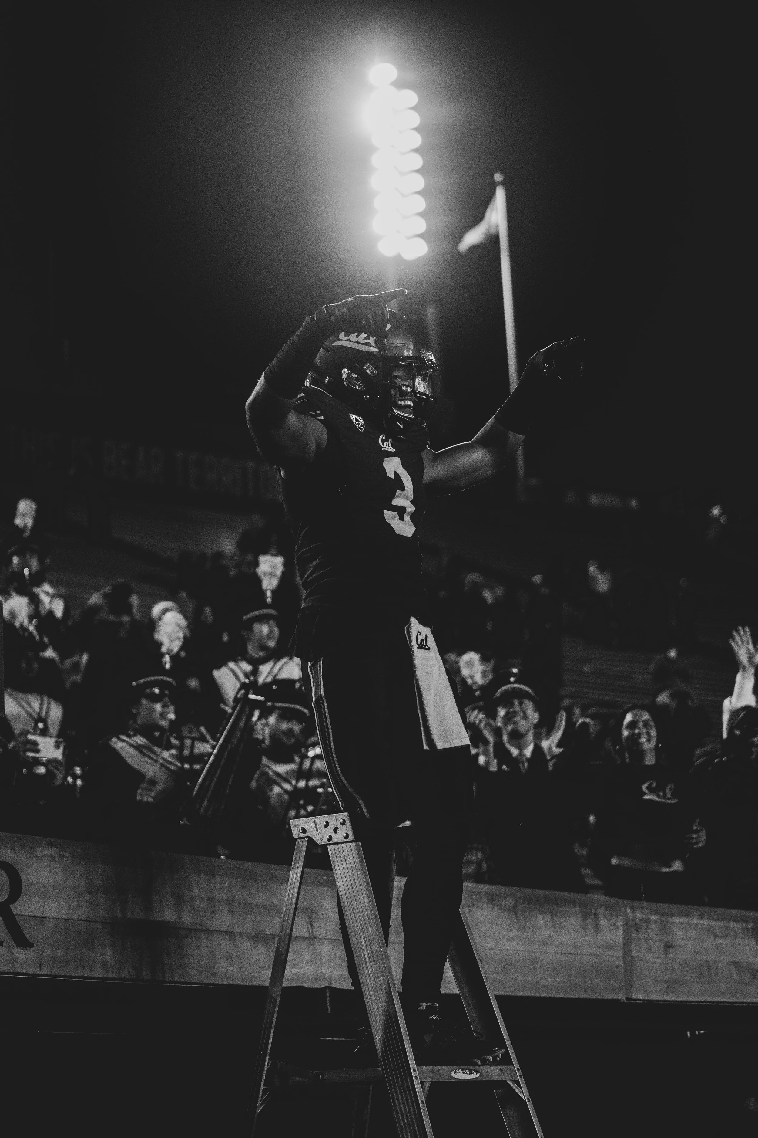 Elijah Hicks_Cal_FB_20211030_191936_ArdinLo.jpg