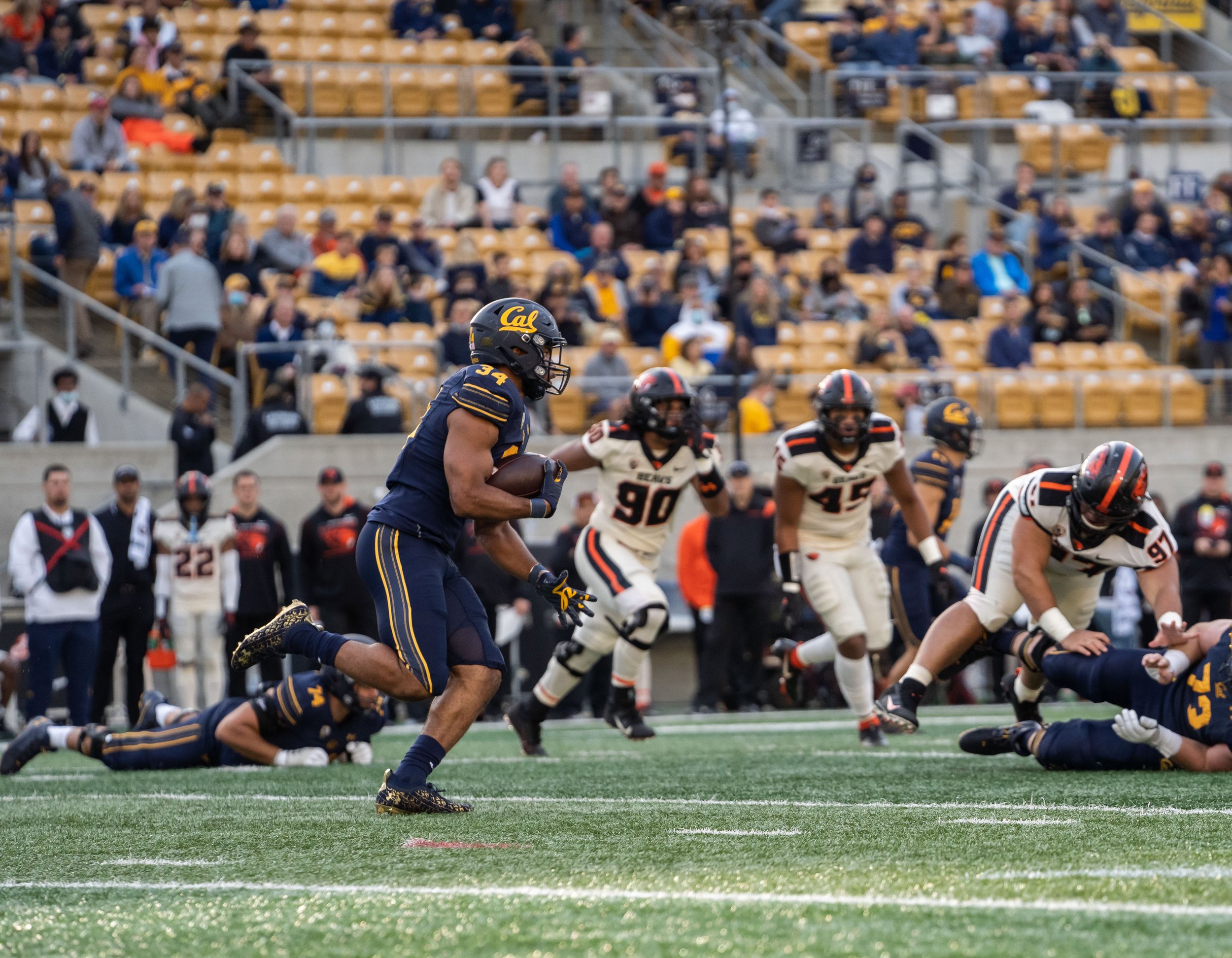 Christopher Brooks_Cal_FB_20211030_165728_ArdinLo-3.jpg