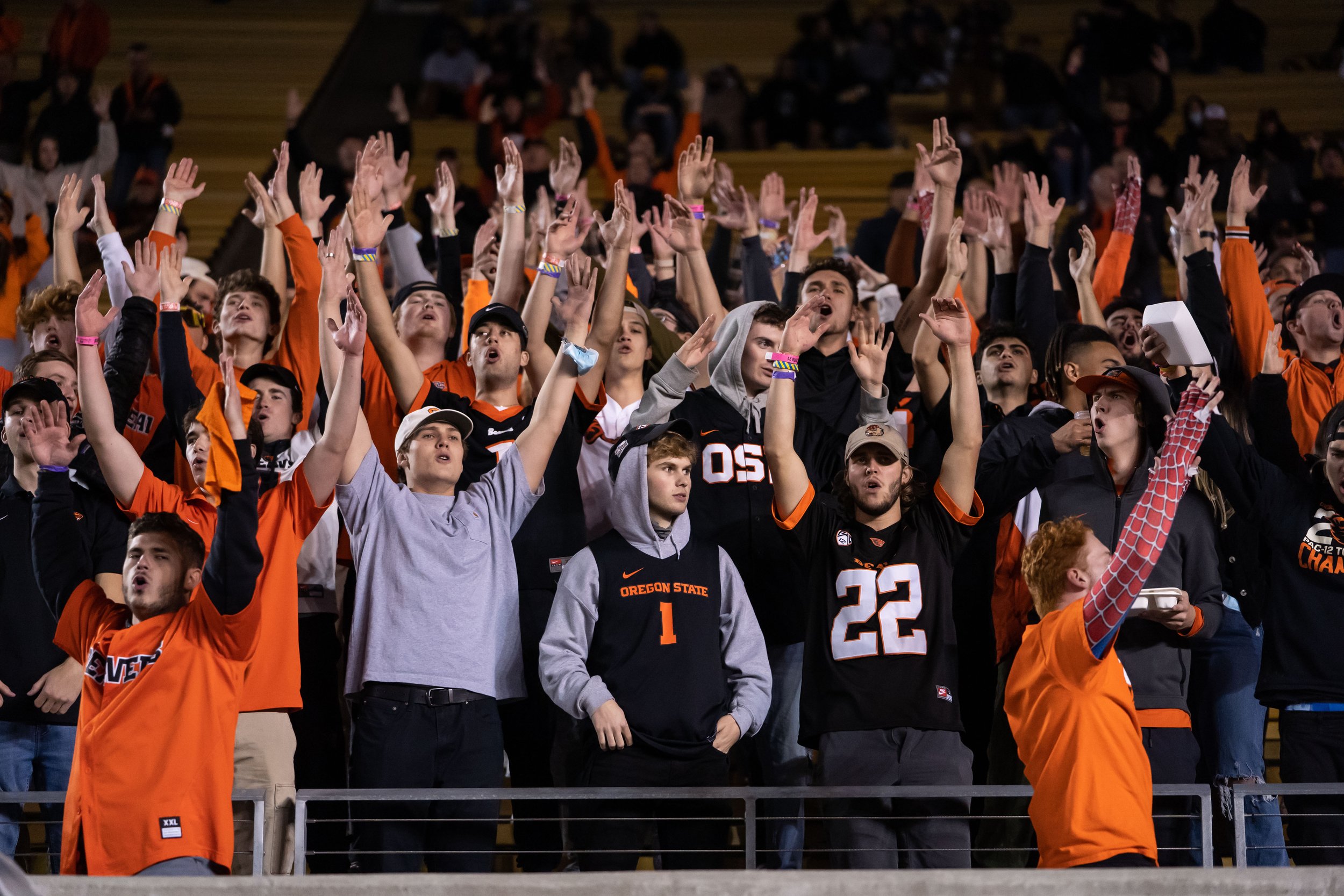 Team_Oregon St_FB_20211030_183934_ArdinLo.jpg