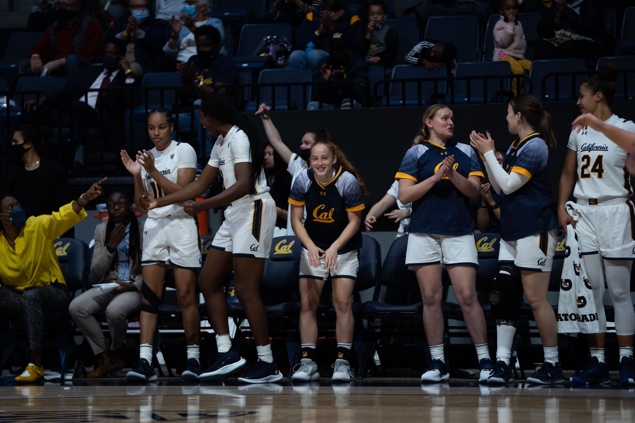 Team_Cal_WBB_20211104_203617_ArdinLo.jpg