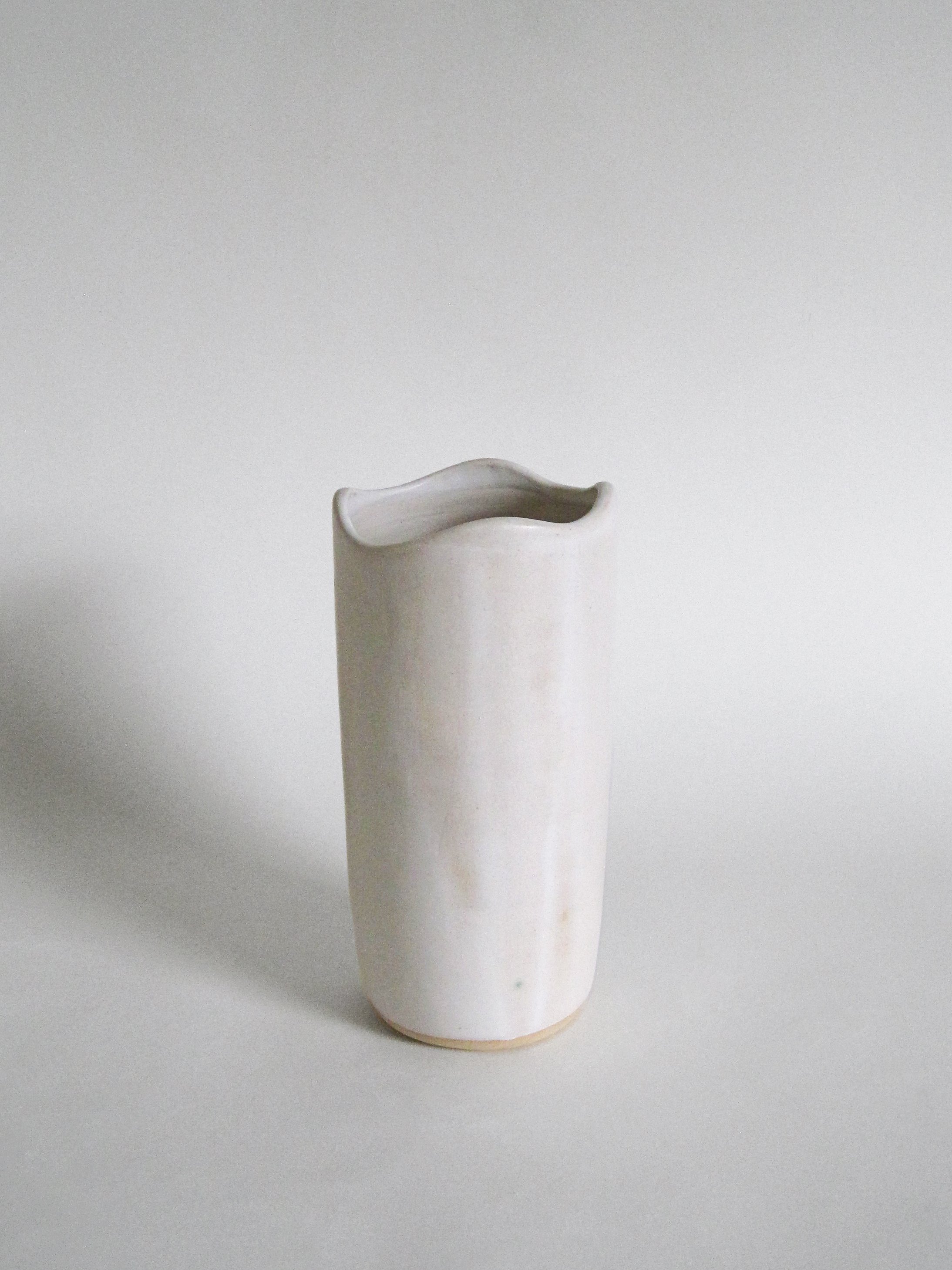 FunIsFun_Ceramics_WaveVase_03.jpg