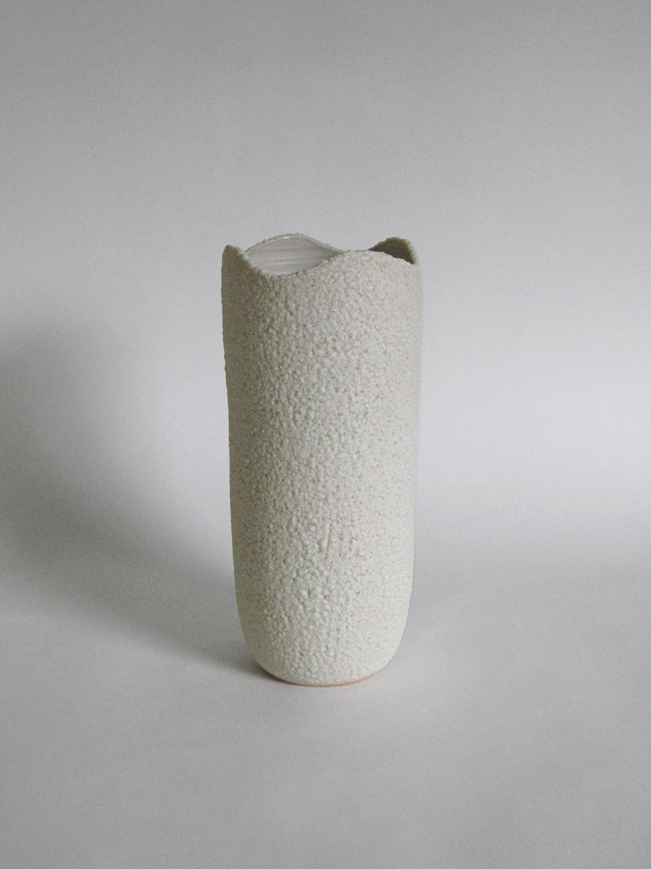 FunIsFun_Ceramics_WaveVase_05.jpg