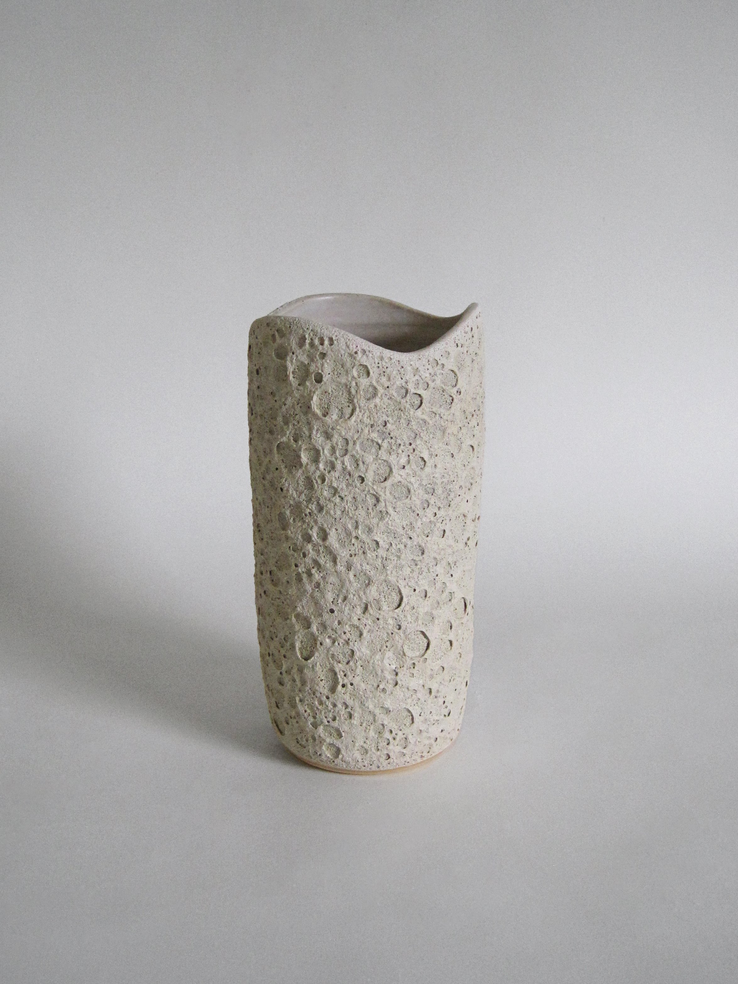 FunIsFun_Ceramics_WaveVase_07.jpg