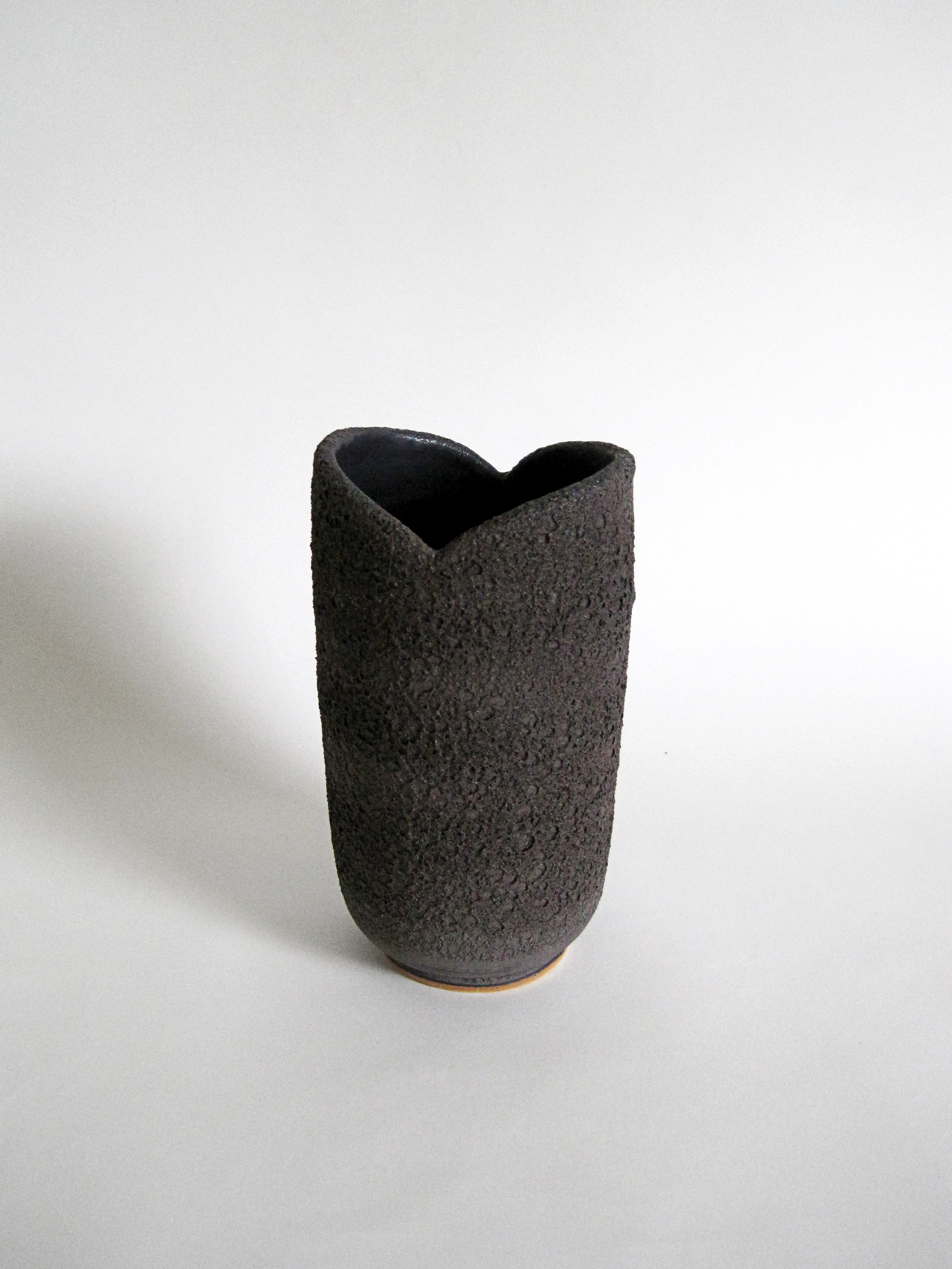 FunIsFun_Ceramics_TulipVase_03d.jpg