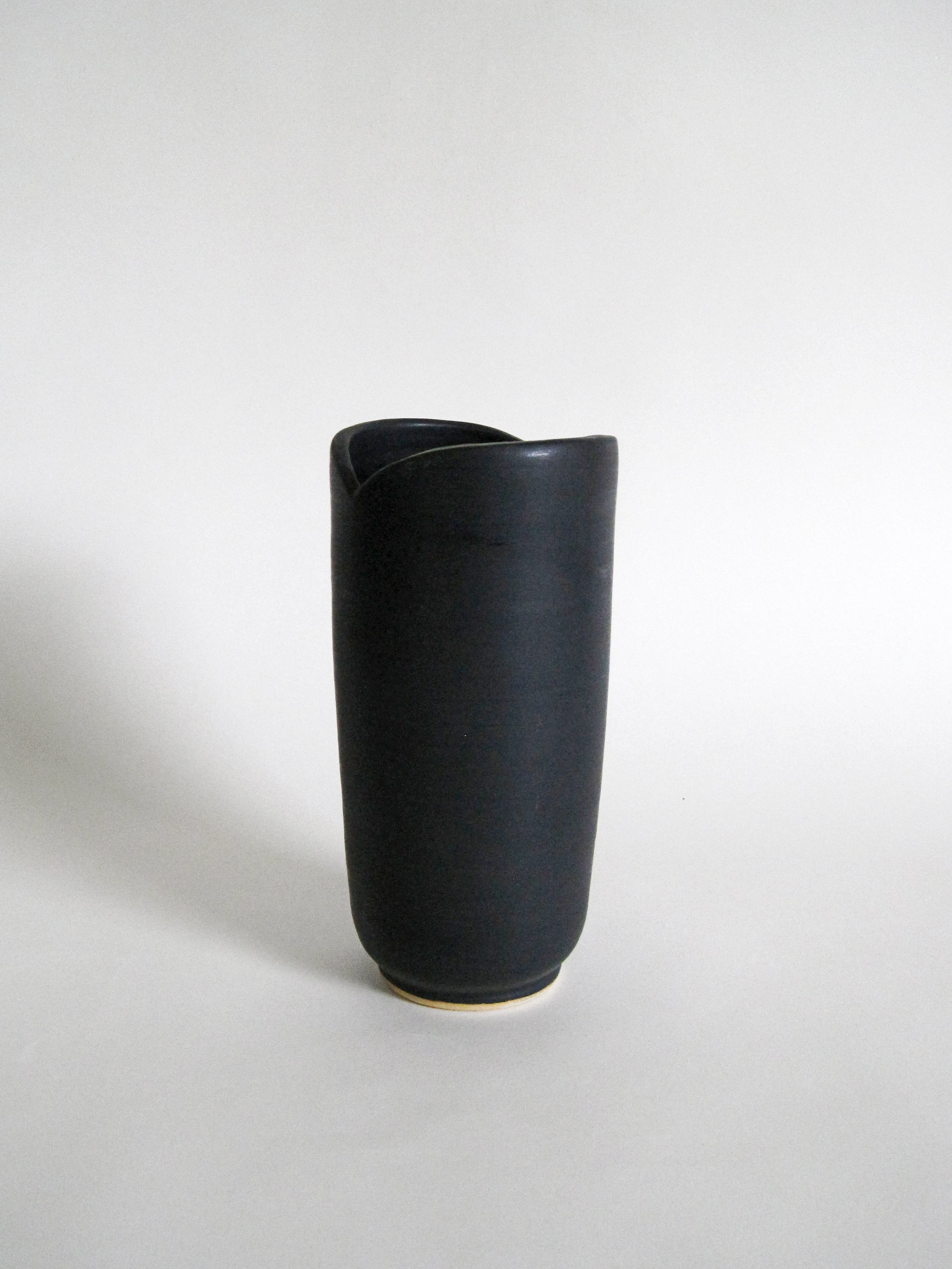 FunIsFun_Ceramics_TulipVase_05d.jpg