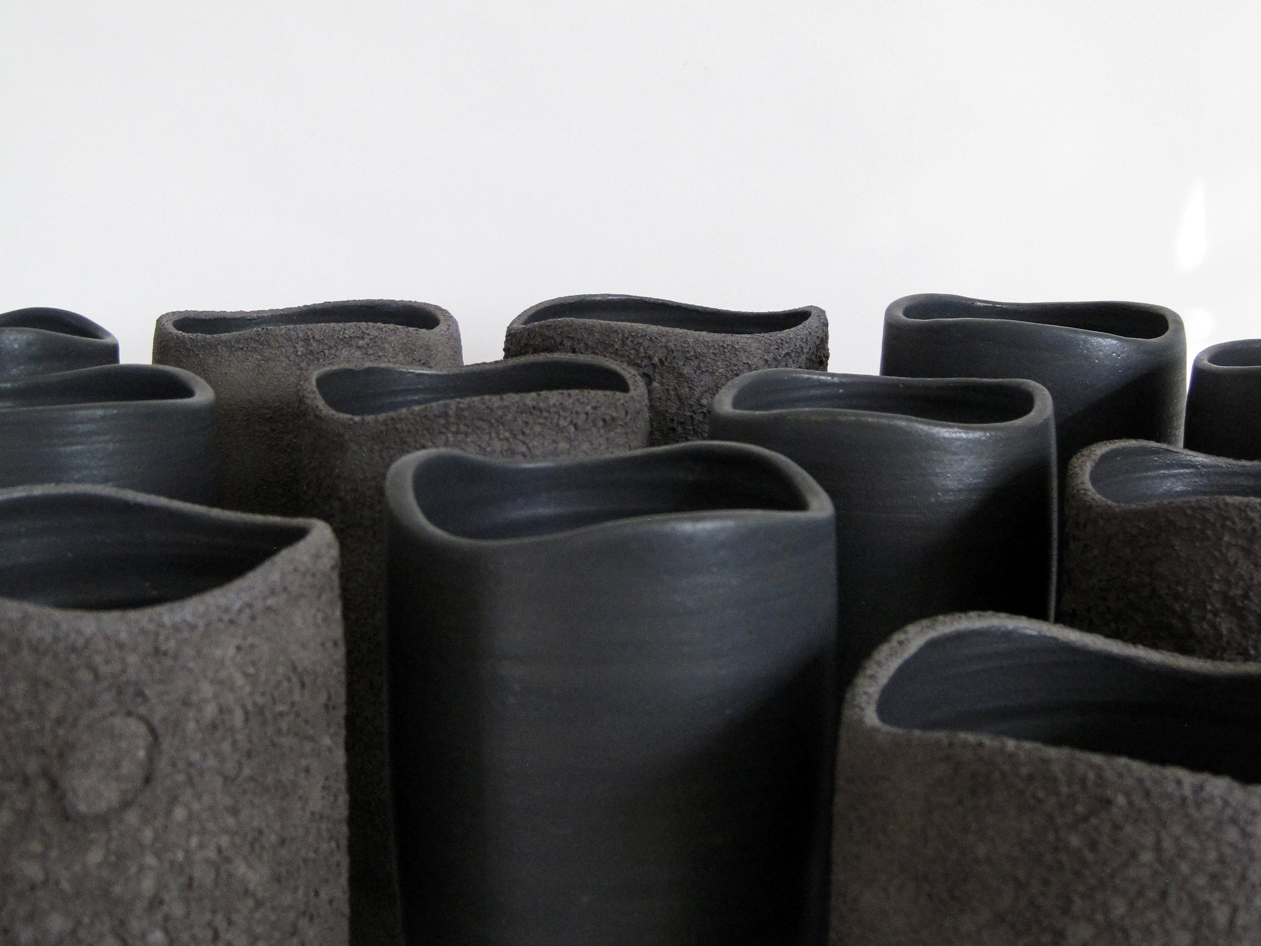FunIsFun_Ceramics_Collection_WaveVase9.jpg