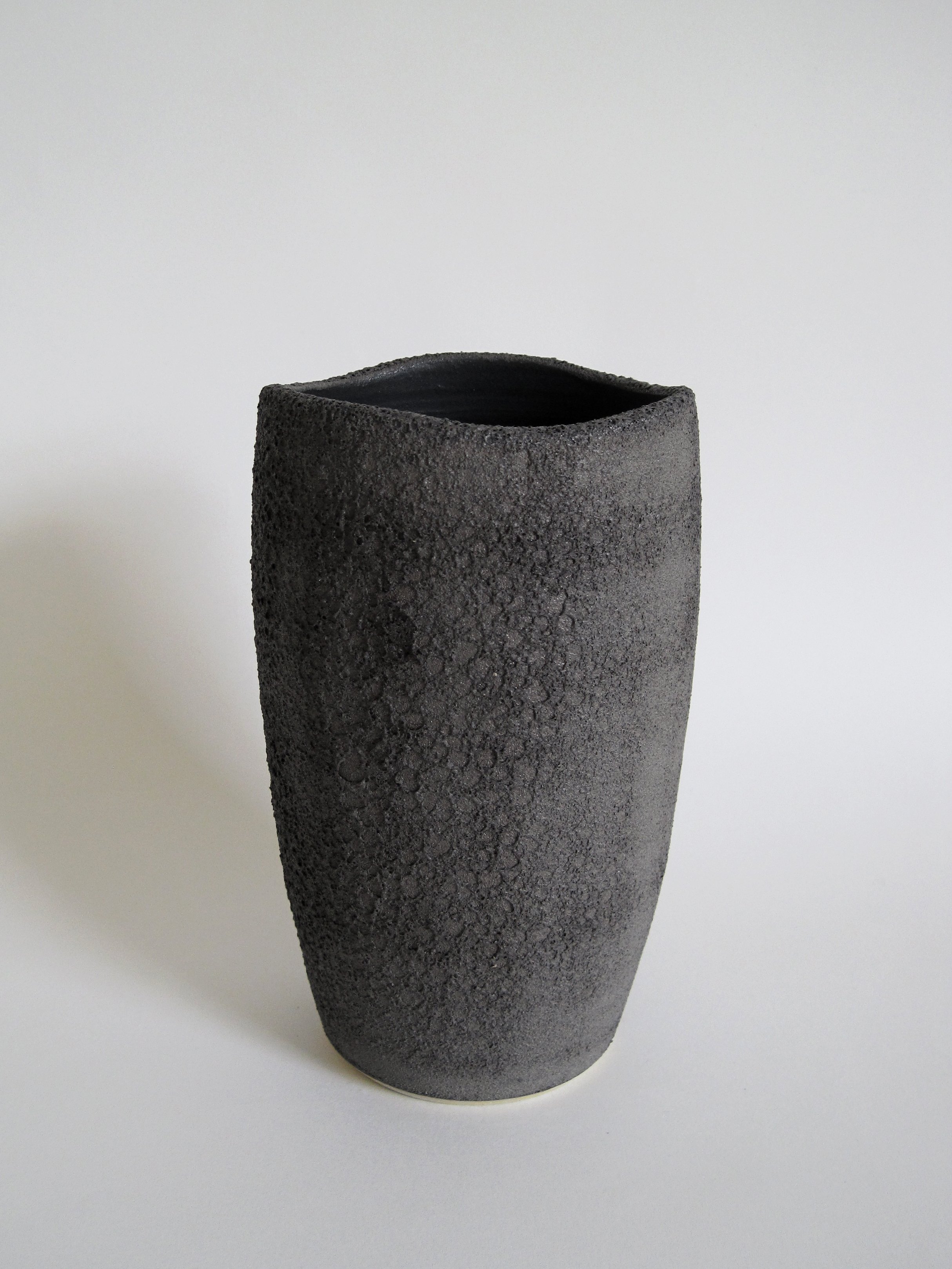 FunIsFun_Ceramics_WaveVase_12a.jpg