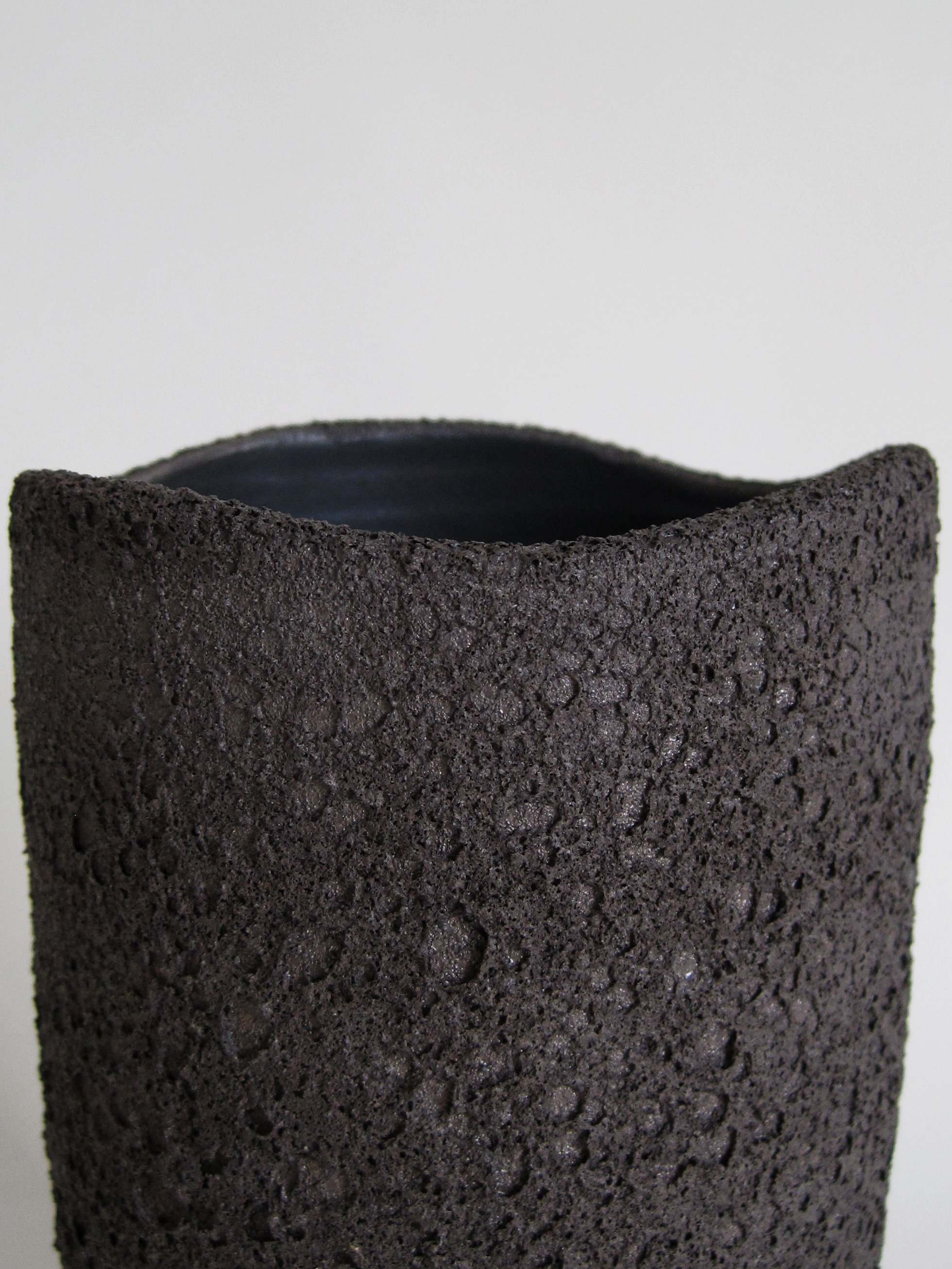 FunIsFun_Ceramics_WaveVase_13d.jpg