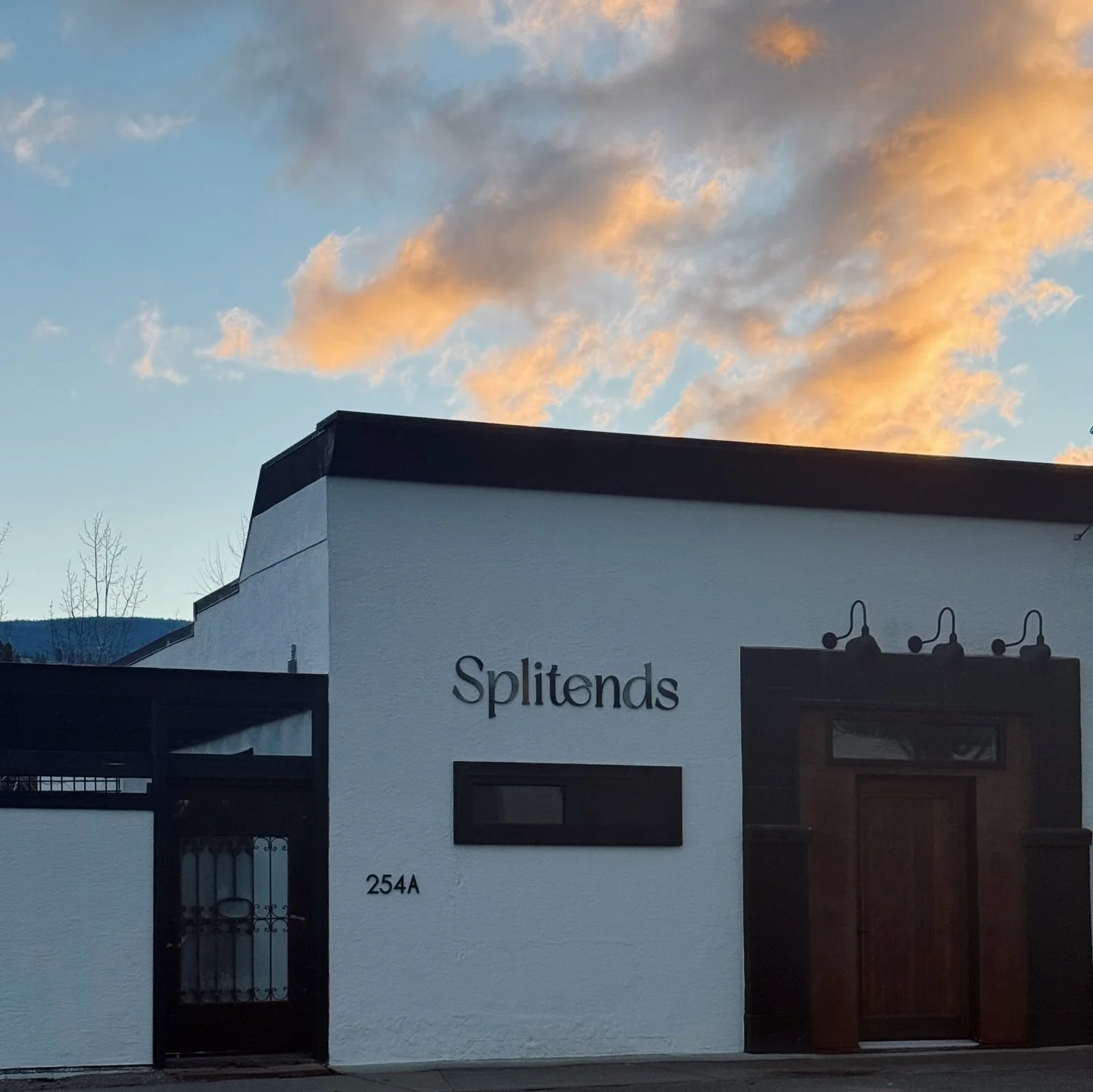 I&rsquo;m opening my own hair studio!✨🌾

Splitends is coming to 254A Ellis Street, Penticton, BC, opening early 2026.

Creating a space like this has been a dream of mine, and I&rsquo;m incredibly grateful to now see it coming to life. Watching the 