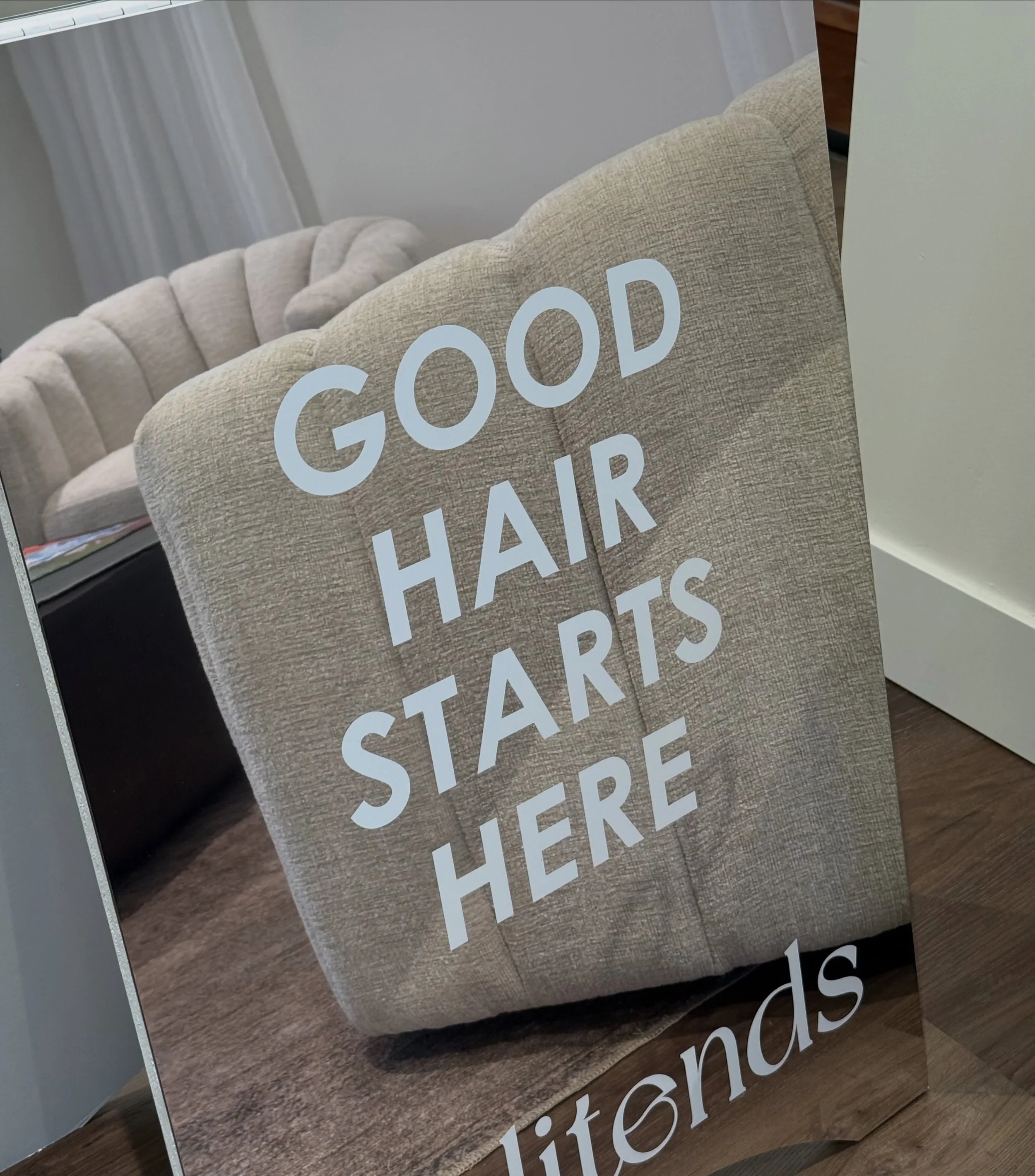 GOOD HAIR STARTS HERE💫

Splitends is looking good with new additions

@jafasigns always delivering! Street side signage stopping you in your tracks and reflecting the beauty we see!

@kovessentials hair cuffs and stunning clips with strength in size