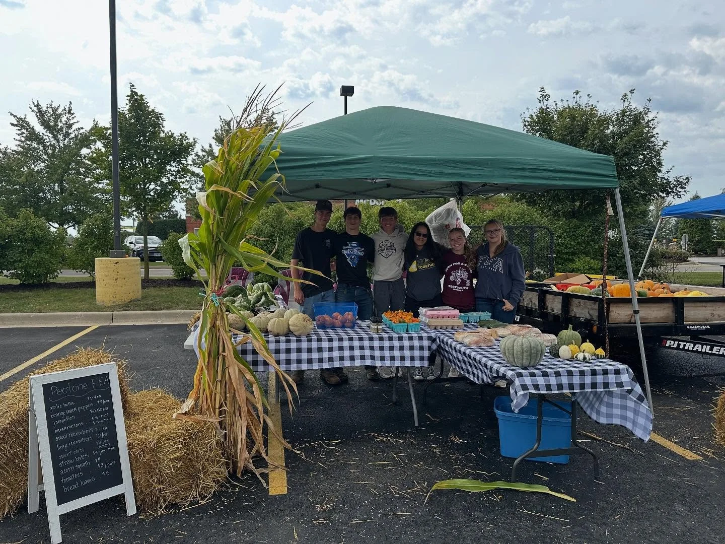 Stop by Tractor Supply in New Lenox today from now-2pm for some goodies! 

All products are grown or made by Peotone High School FFA members! 

-Pumpkins grown by Bronson 
-Fall Gourds grown by Kolten 
-Cucumbers grown by Kolten 
-Garlic grown by Kol