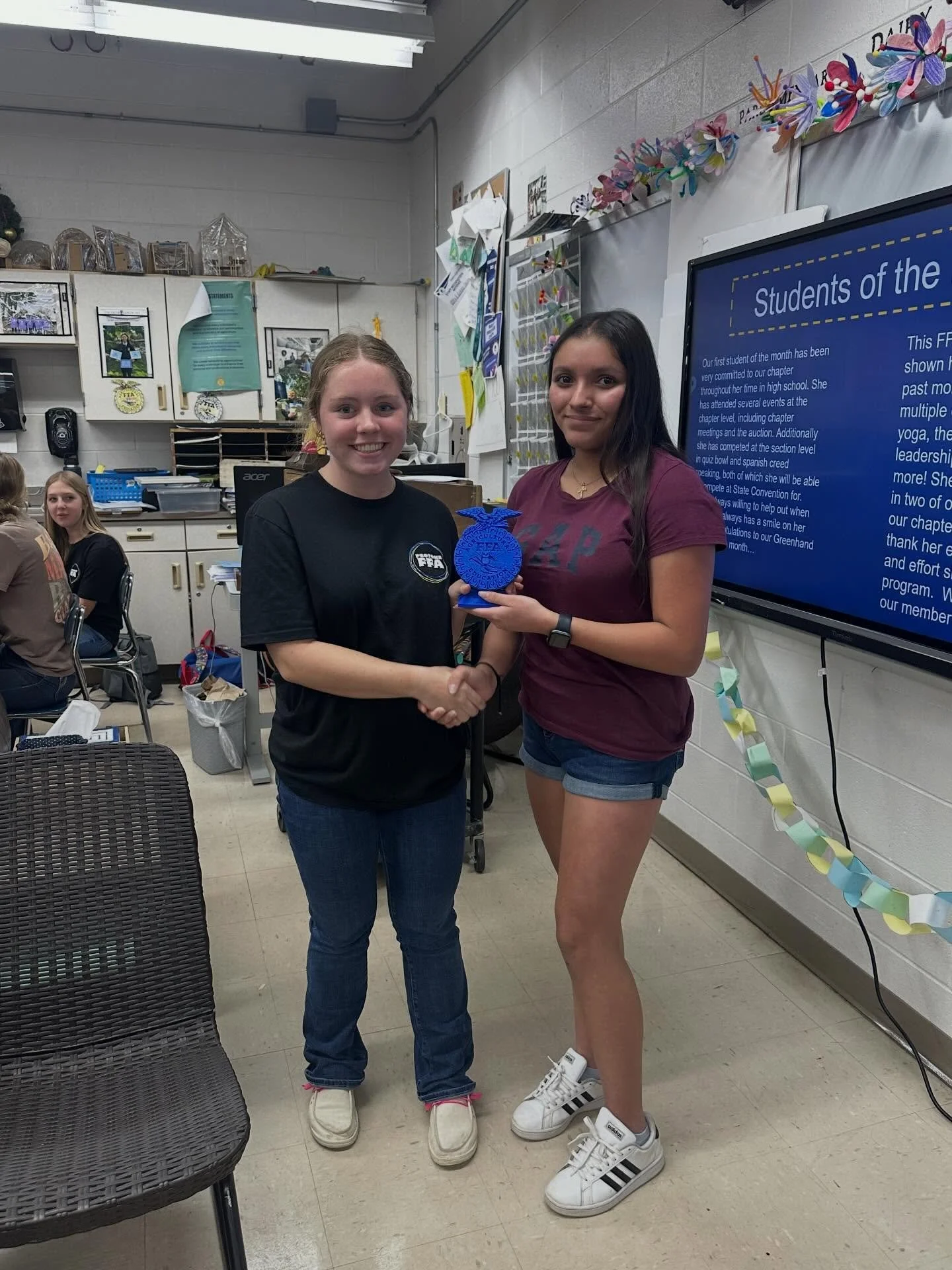 Tonight we had our April FFA Meeting:
Some highlights include:
🌷Over 65 FFA members present 
🌷Congrats to Leslie Viallobos and Adrianna Udstuen for being named our FFA members of the month! 
🌷 For community service each table had to weave together