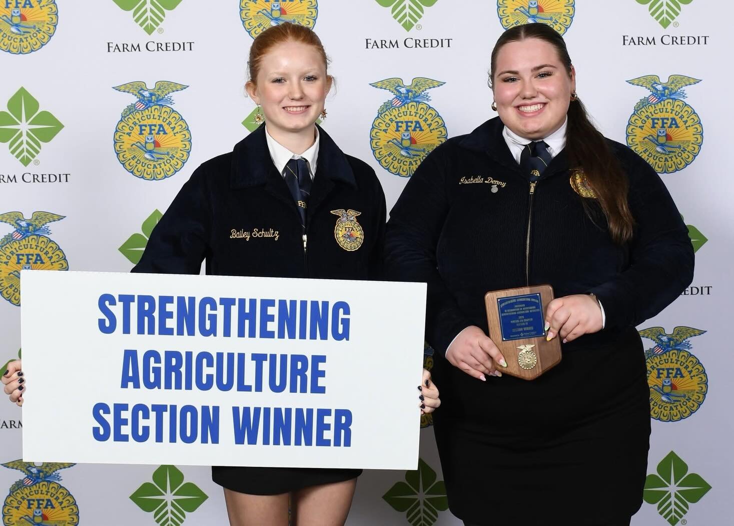 Session 2 is finished tonight! We recognized quite a few accomplishments from our members this evening.

⭐️Devin Lynch was recognized as the state winner in the SOE Proficiency Area of Finance and Business
⭐️Hanna Clousing was recognized for her reco