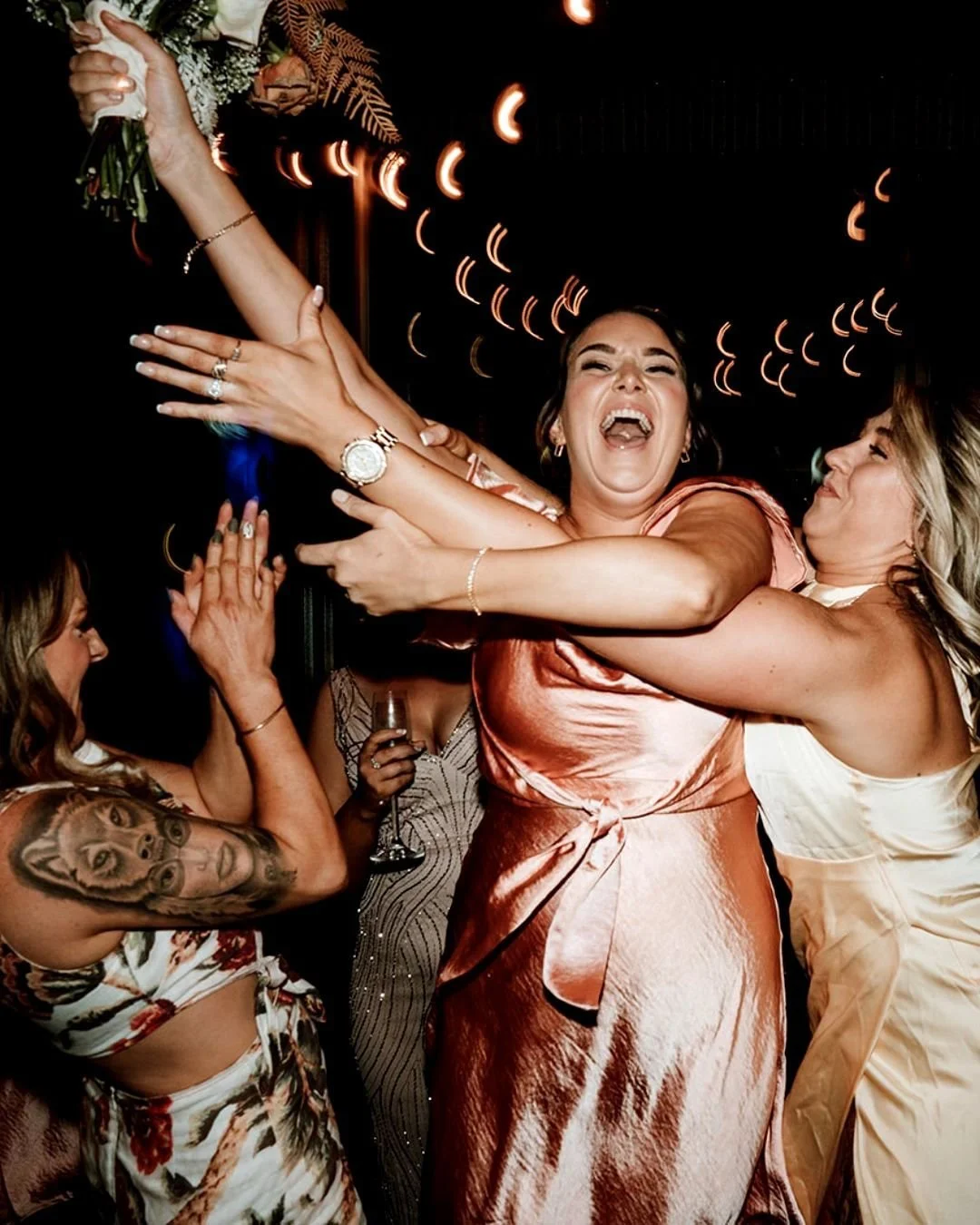 There&rsquo;s a special kind of joy in catching the bouquet, that mix of surprise, triumph, and a little bit of playful bragging rights. 💐✨
At Petrichor Farm, we&rsquo;ve seen dives, leaps, and laughter that turn the flower toss into one of the most