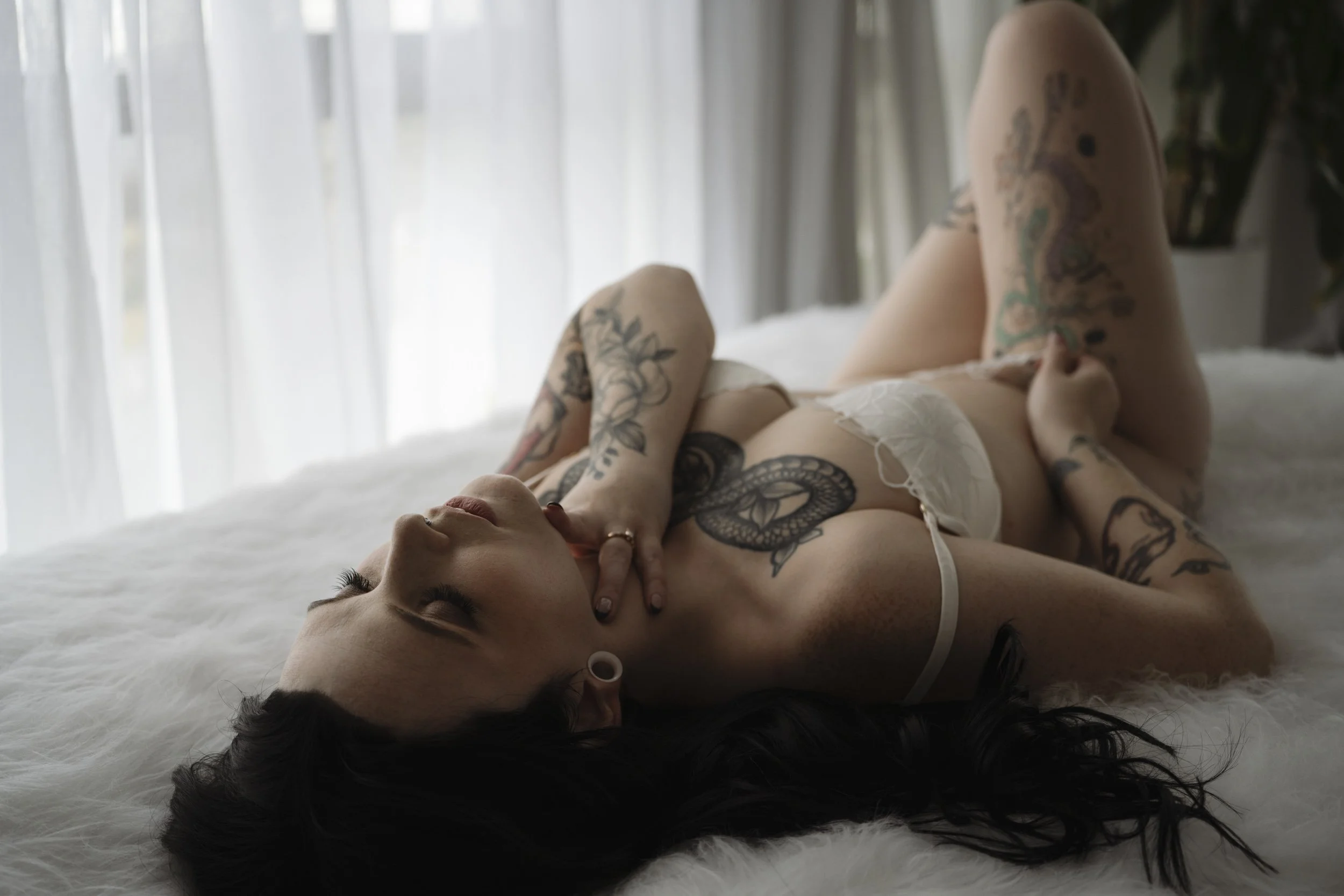 Why book a wedding boudoir shoot? To gift your boudoir bridal photos, my darling!