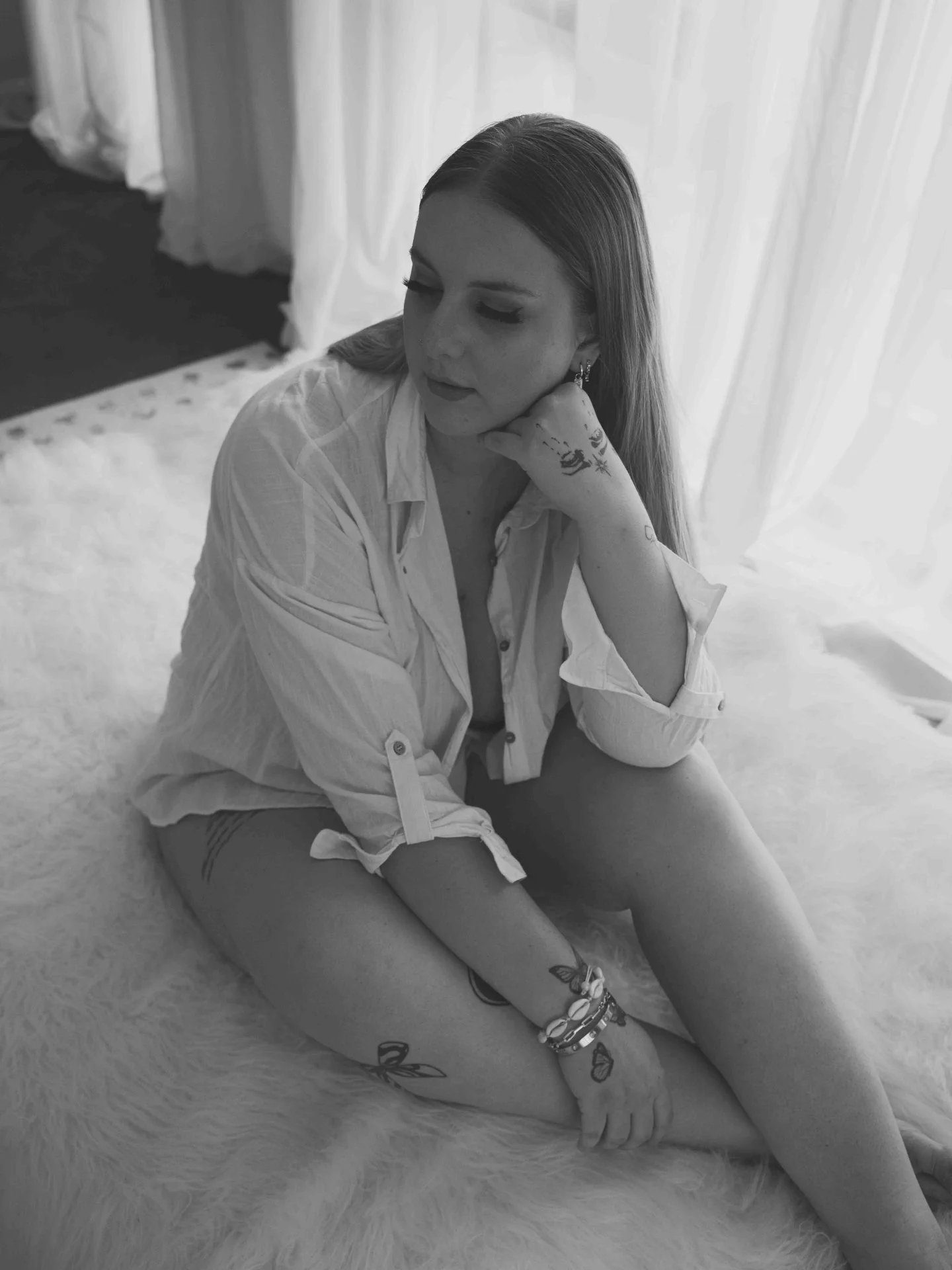 Skinny culture no longer sets the standard.

In 2026, women choose representation that reflects real bodies and real lives. Social trends that promote restriction and comparison lose relevance because women ask for honesty instead.

At Maru Collectiv