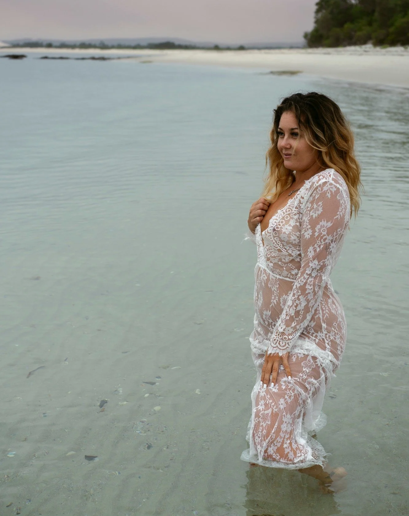 Maru Collective is for women. We are girls, girls.

This space exists for women who want support without comparison and strength without competition.
We rise by standing together. We are not here for the men; we are here for the women whom we surroun