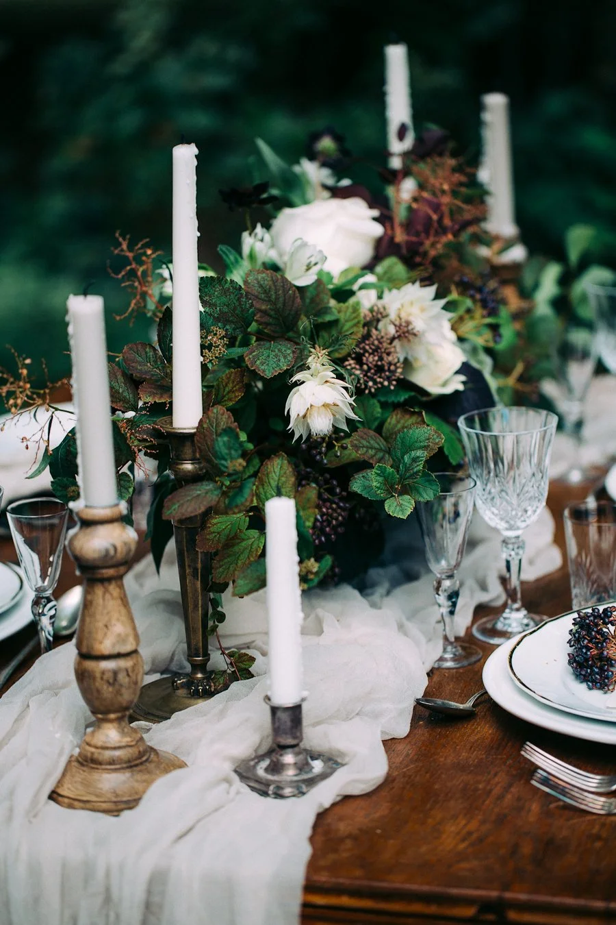 Styled-bridal-shoot-Mustion-linna-wedding-photographer-Petra-Veikkola-30.jpeg