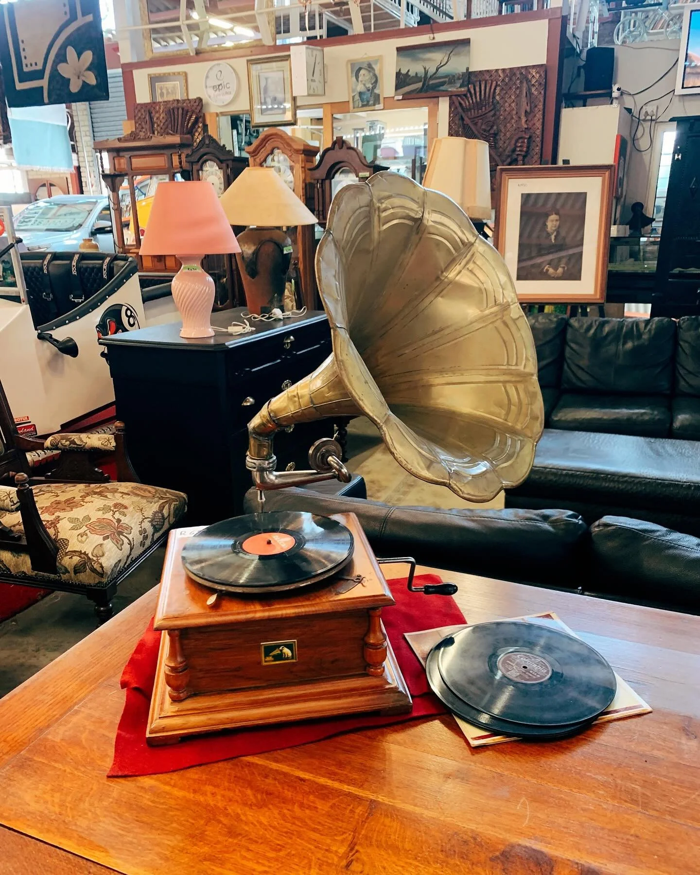 Some beautiful second-hand furniture items that arrived in the past week. Pop by for a coffee and a browse. New stock every week 😁👍