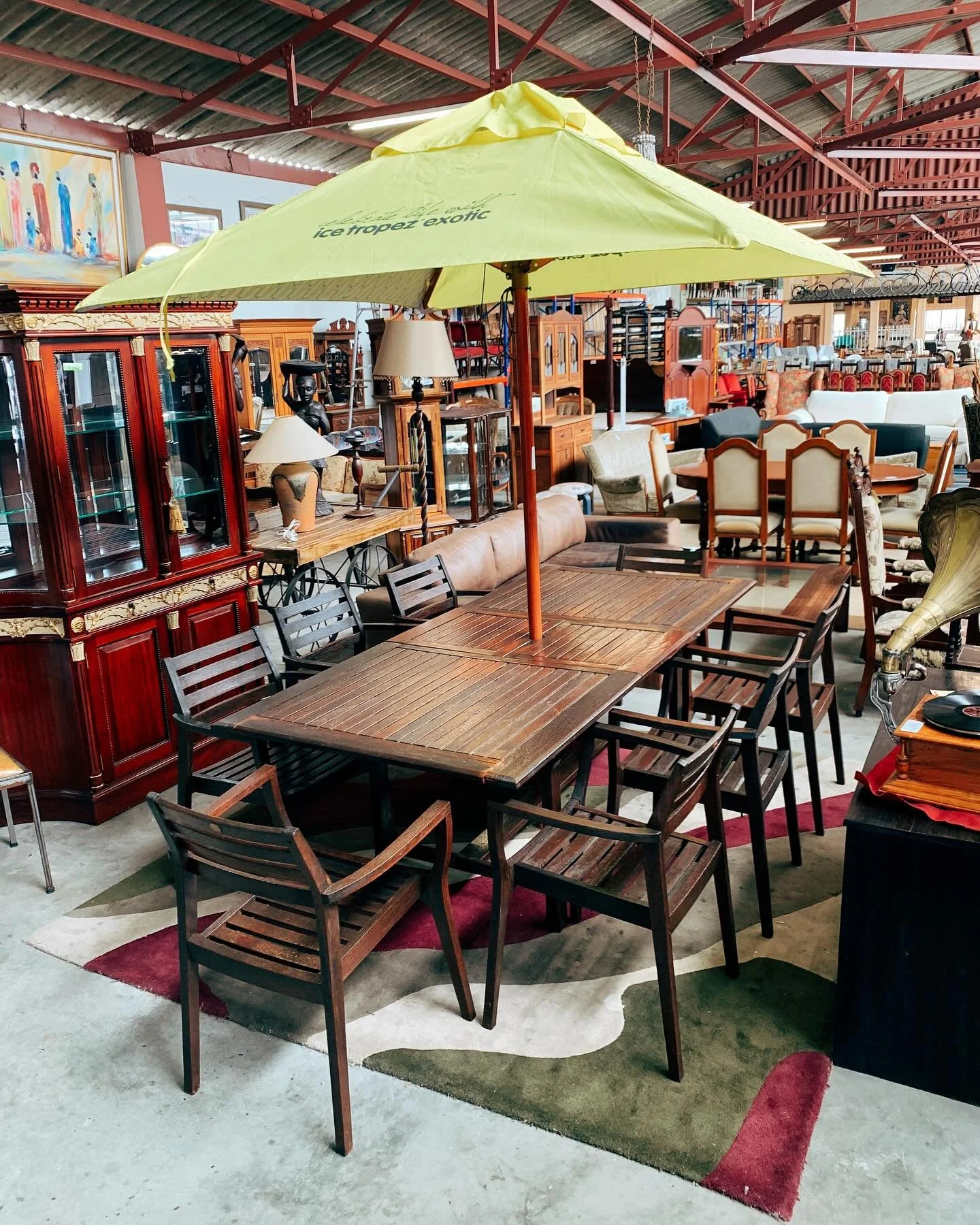 Beautiful, well-looked-after, Tropic Trader patio table and chairs available. Chairs are stackable. Fresh coat of outdoor varnish applied.

R9500 (Set)

Umbrella -R1250 (No concrete base)

Dimensions:
Length -2,2m
Width -1m