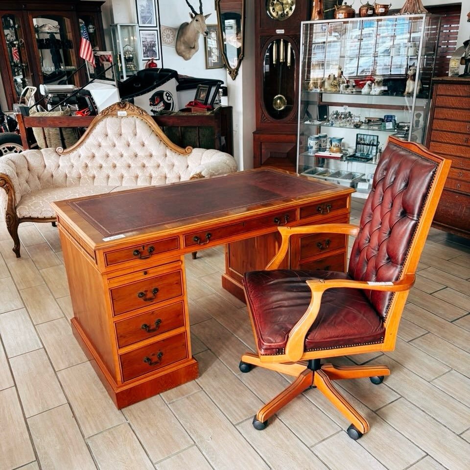 Happy New Year! We&rsquo;re back in full swing and ready to supply great quality, secondhand furniture for your homes, offices and more 😁