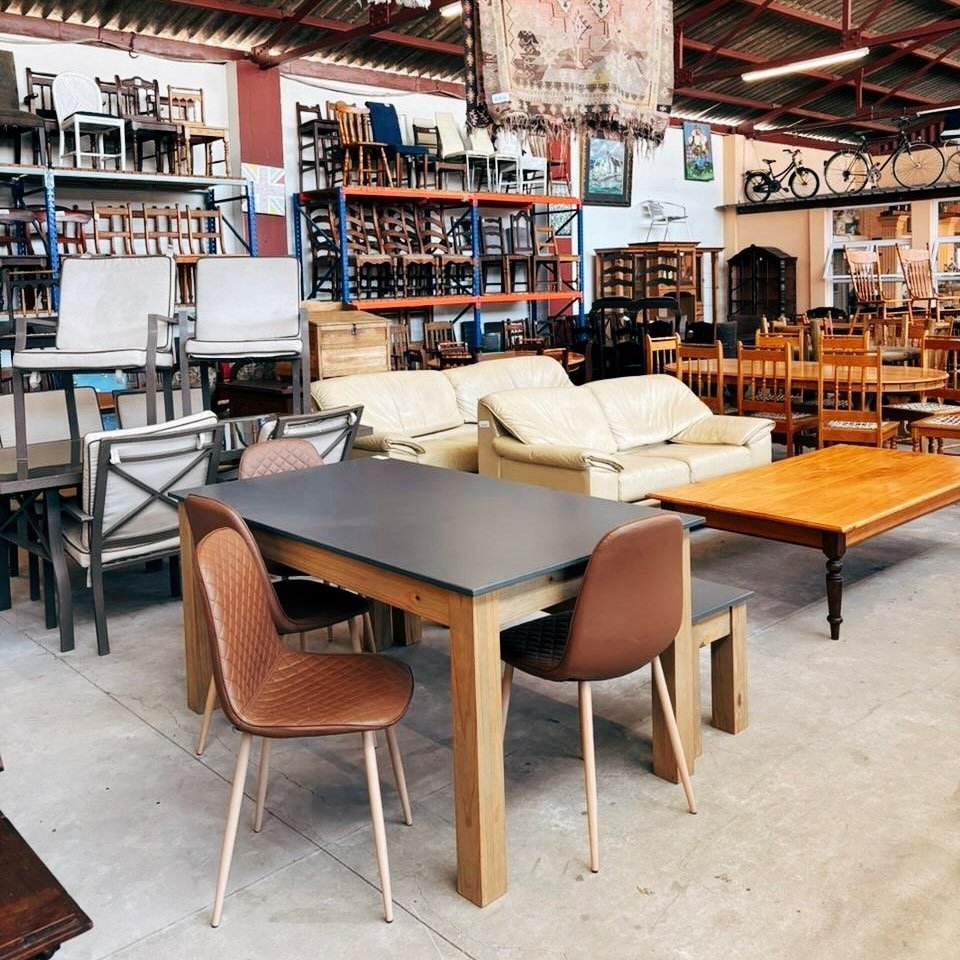 We have a great selection of quality, secondhand furniture available 😁👌