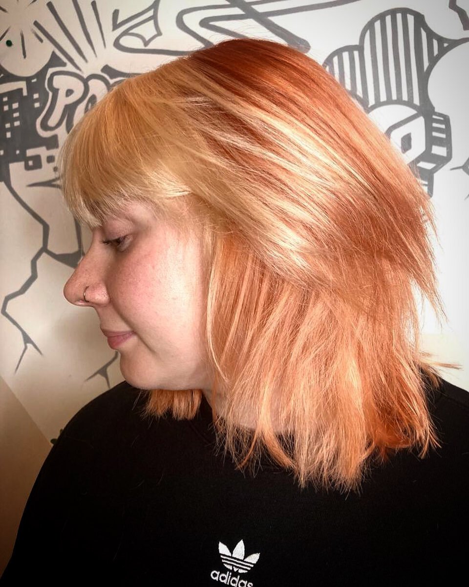 Two tone.
By Kozi.
💥
#copperhair #twotonedhair #strawberryblonde #kevinmurphycolourme #colourmebykm #lovekm #amoniafree
#haircolour #cutandcolour #prettycolours #popcolour #hairpainting #olaplex #popwestnorwood #londonsalon #brixton #Hernehill #west
