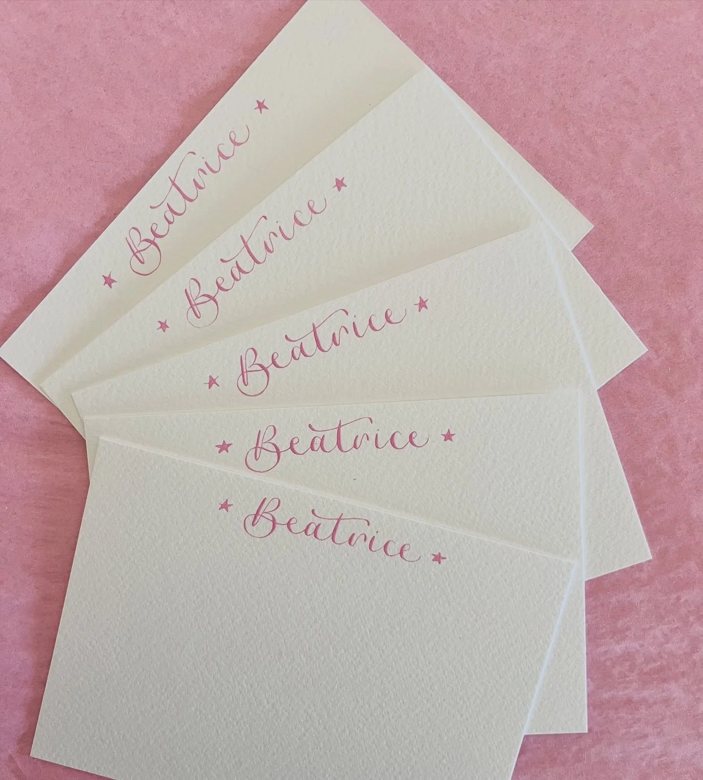 B E A T R I C E ✨ notecards for @holly.co in pastel pink. Slowly easing my way back into notecards and other stationery after a busy busy summer of weddings ✨
&bull;
&bull;
&bull;
#calligraphy #moderncalligraphy #personalisedstationery #bespokestatio