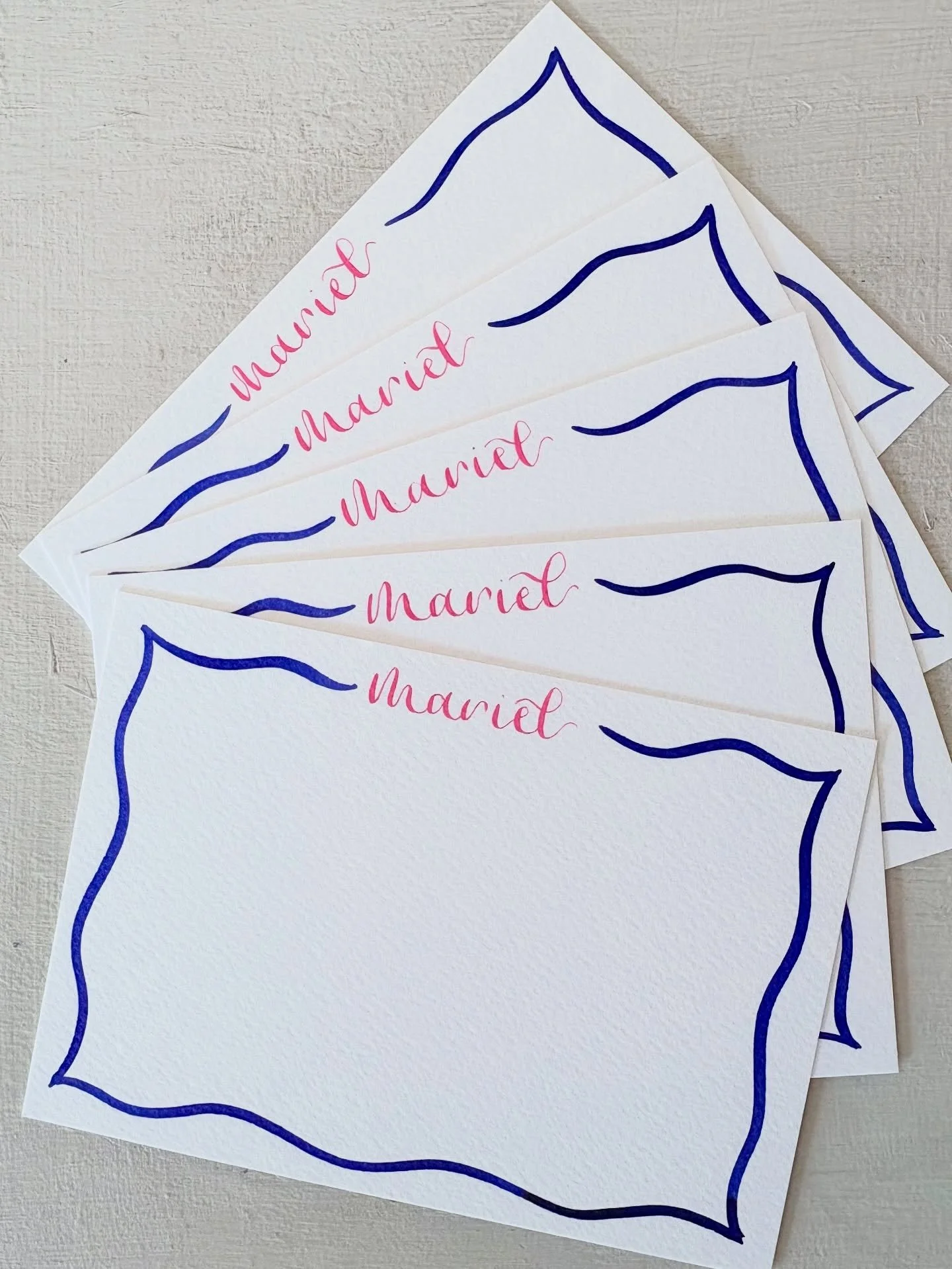 M A R I E L 💫 rarely remembering (let alone finding the time) to photograph my work these days, but here is one that I did. Bespoke notecards for a lovely @holly.co customer in their chosen colours 
&bull;
&bull;
&bull;
#personalisedstationery #call