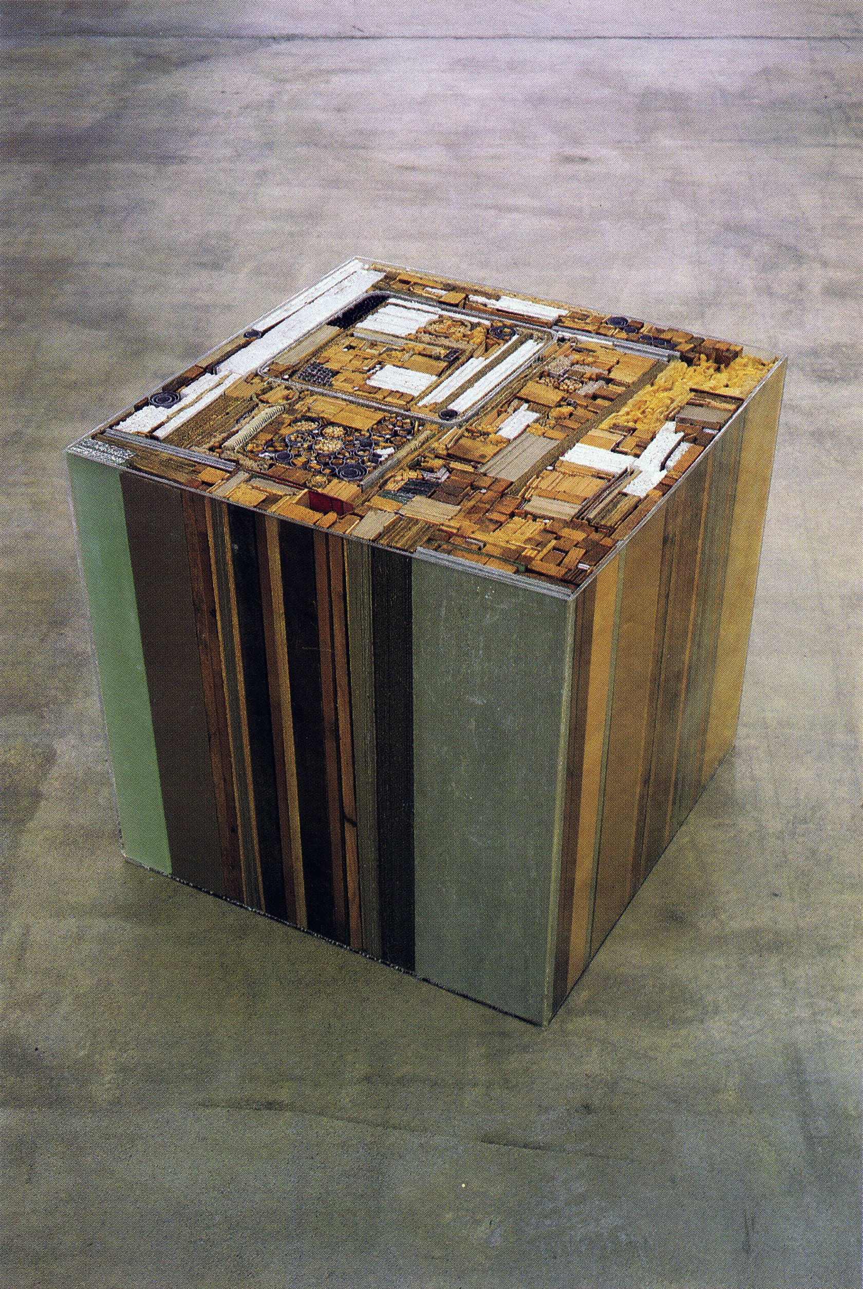 Cat. n. 187
Cubo, 1968, contenitore in plecxiglas e materiali vari, 90 x 90 x 90 cm. Monaco, Sammlung Goetz