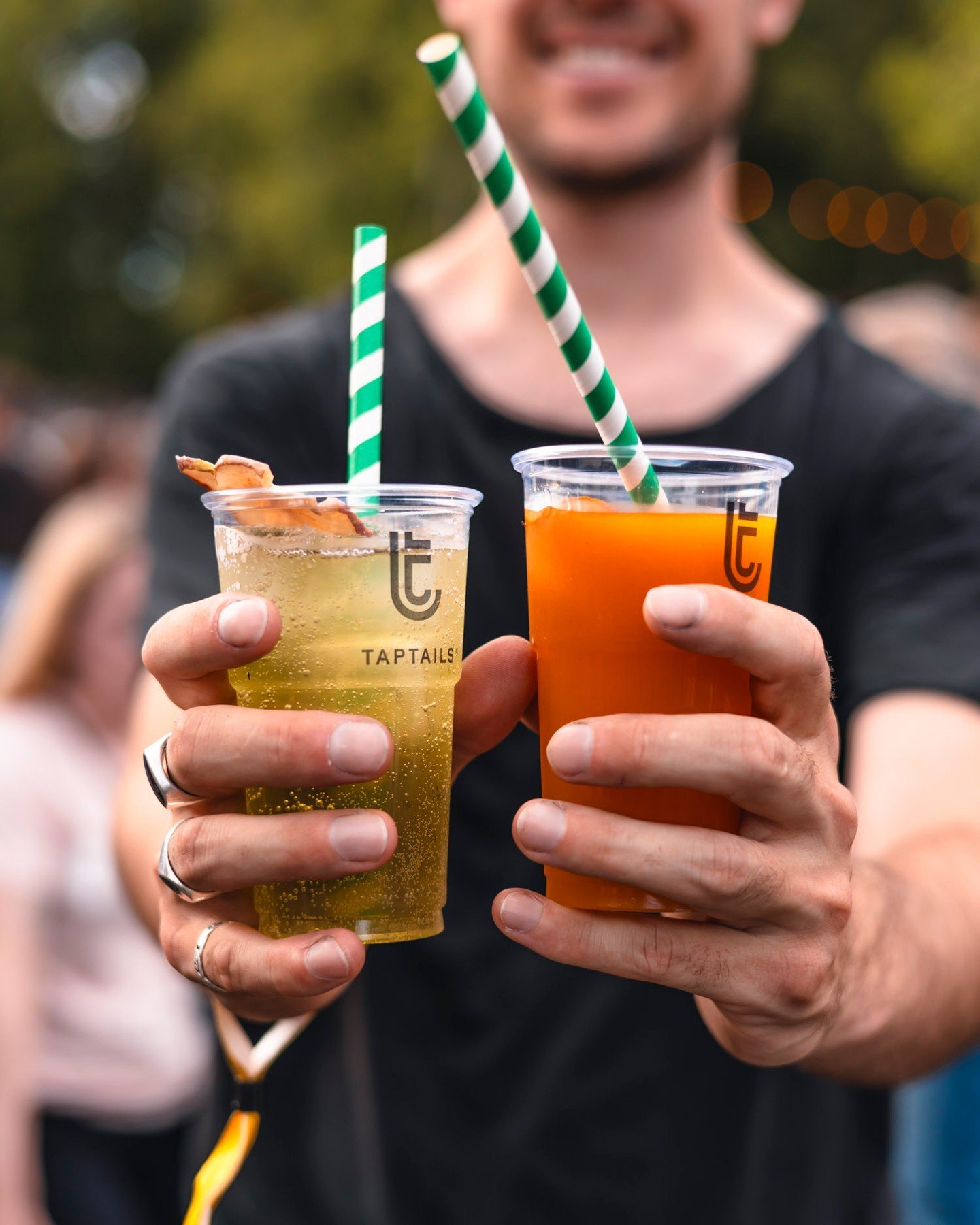 Why have one, when you can have two? 😜 🍹 

Check out all our products on our website (linked in bio) 👋

#taptails #taptailsoncans #mixology #mixologist #byoslo