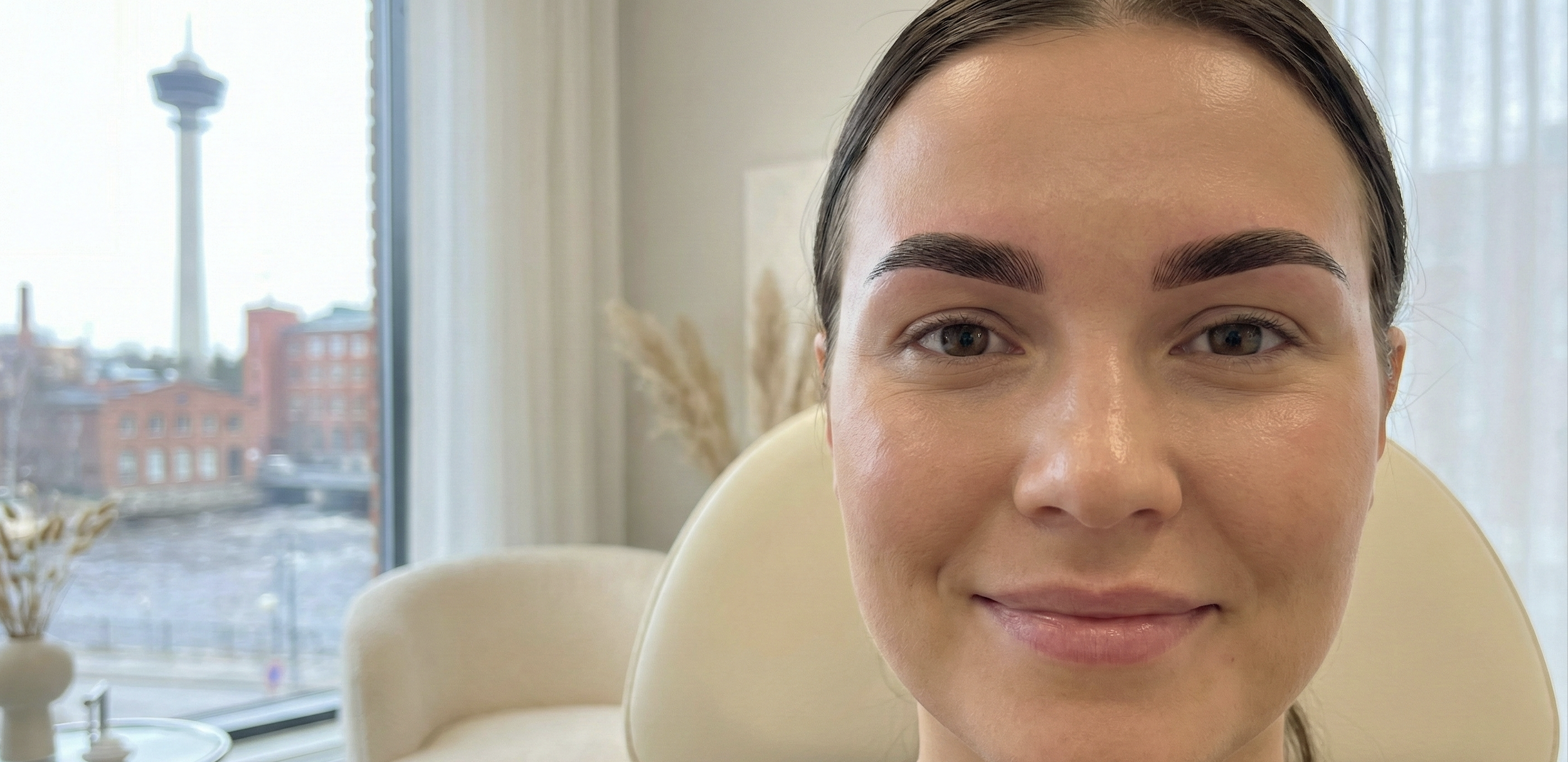 Kulmien muotoilu ja värjäys Tampereella: Löydä kasvoillesi sopiva ammattilainen