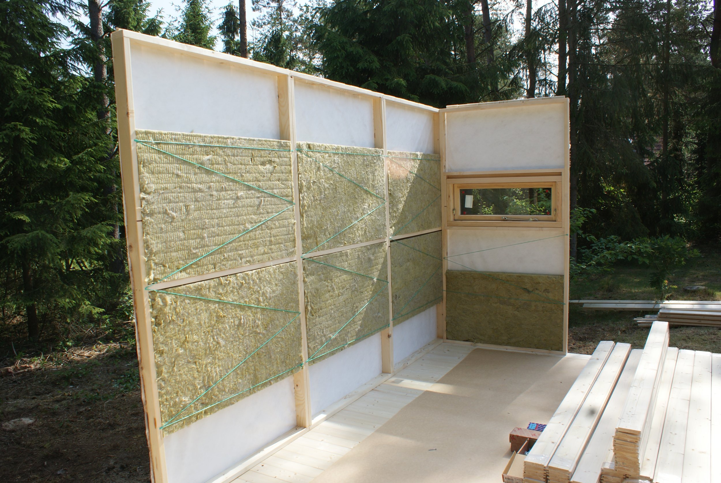 Isolering af redskabsskur – hvornår kan det betale sig, og hvordan gør du det?