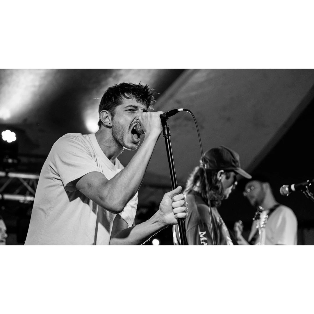 @marmul__ sous le chapiteau de @festivaldesventscontraires 🔥

#music #festival #photography #punk #concert #Lille #France