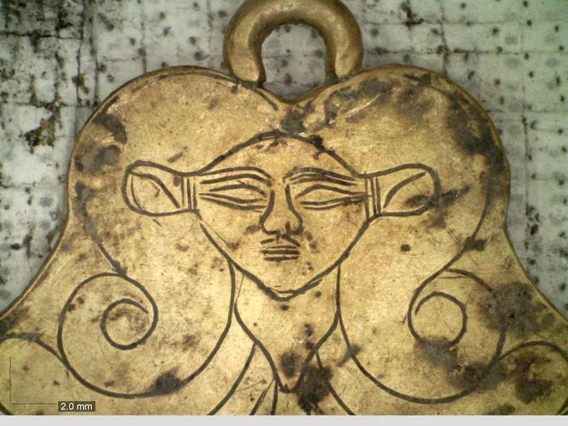 Fig. 5. HathorPendant.jpg