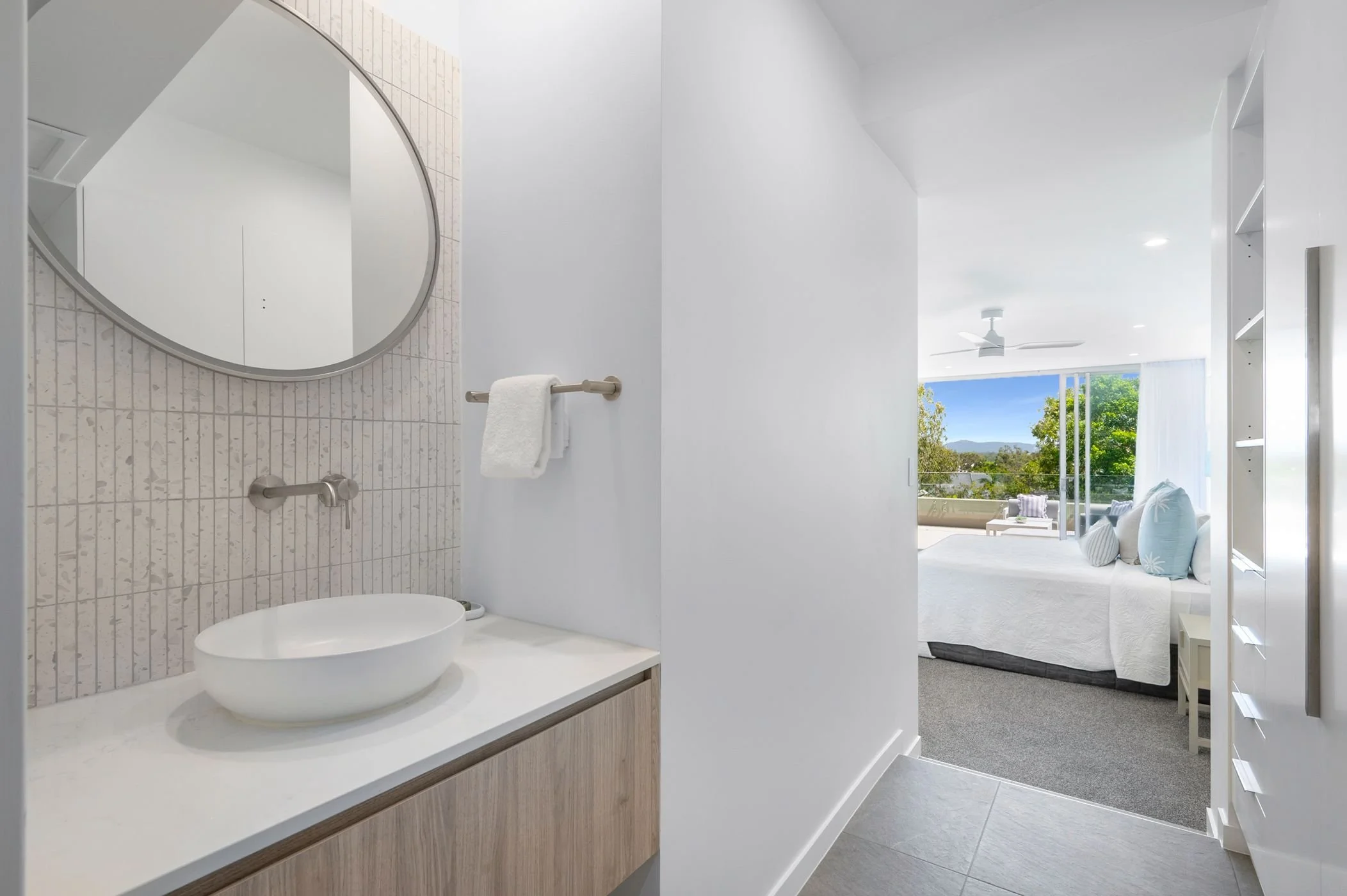 Apartment_2_ensuite.jpg