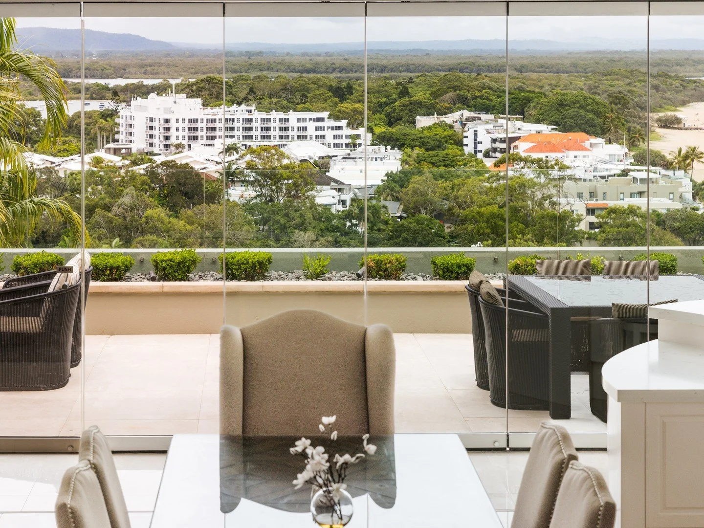Modern living meets breathtaking views at No 1 Hastings.

#Noosa #NoosaGetaways #NumberOneHastings