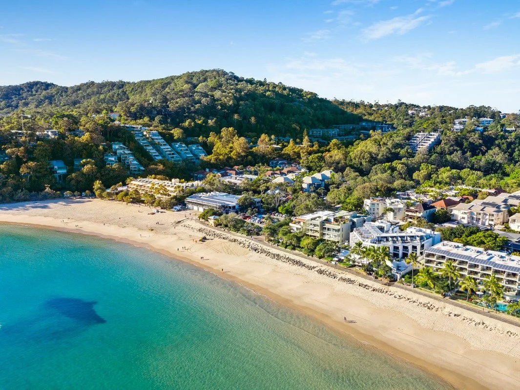 From your room to Noosa Main Beach in minutes - No.1 Hastings is the dream location.

#Noosa #NoosaGetaways #LuxuryStays #NumberOneHastings