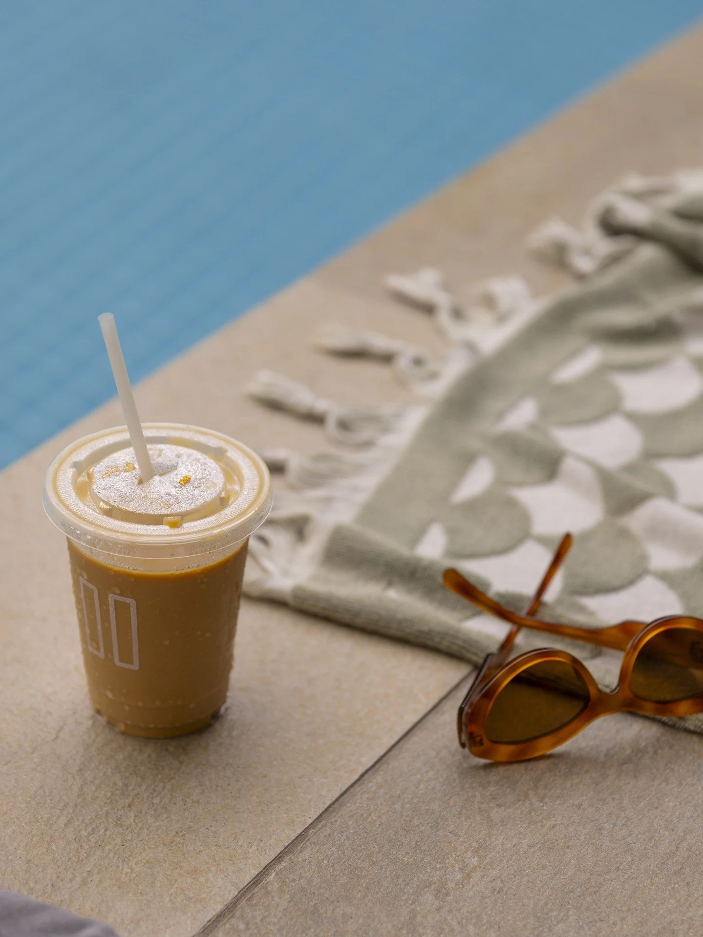 Poolside mornings at No. 1 Hastings.

Sun on your skin, coffee in hand, nowhere else to be.

#numberonehastings #hastingsstreet #noosa